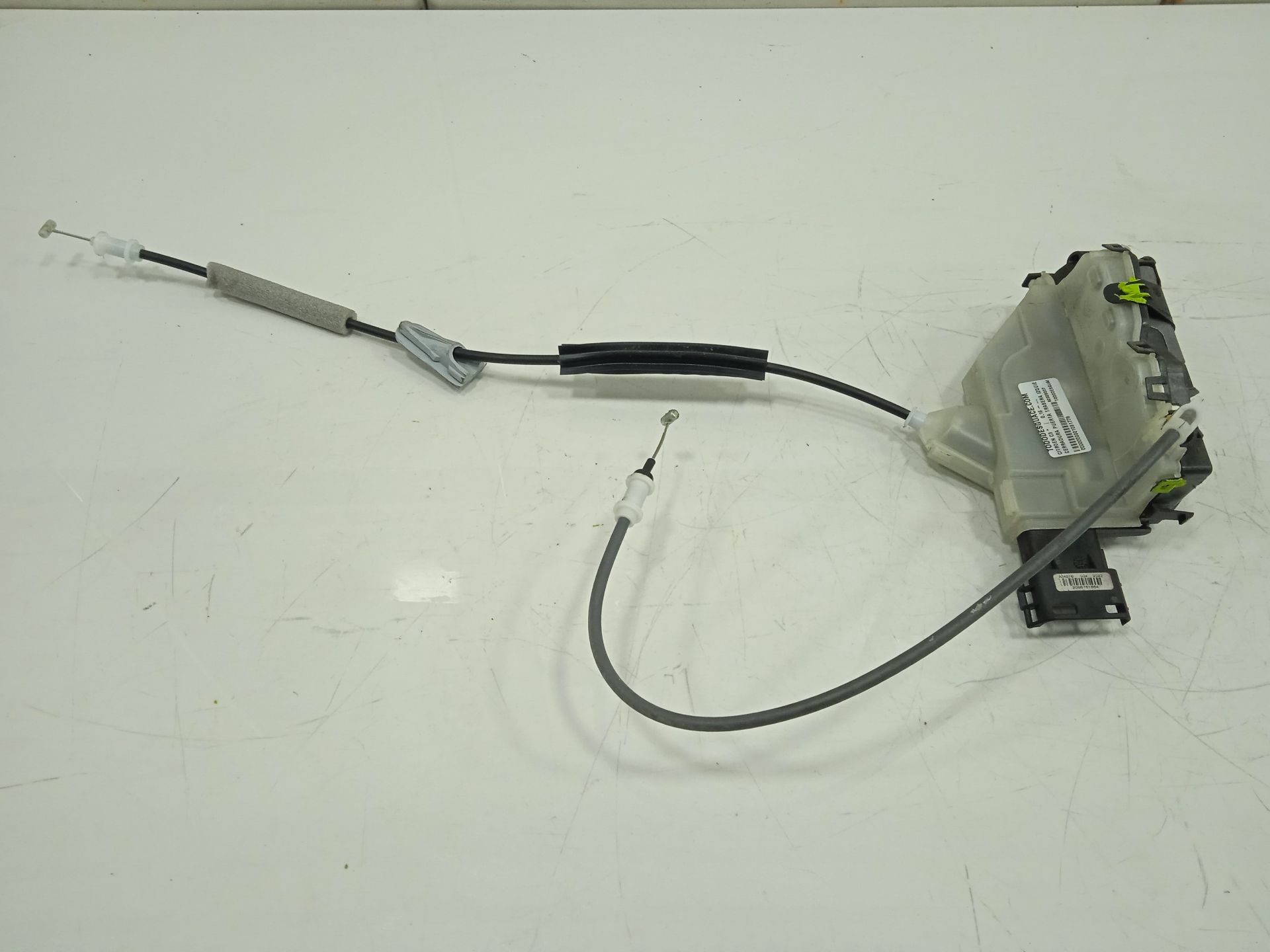 Cerradura puerta trasera izquierda citroen c3 