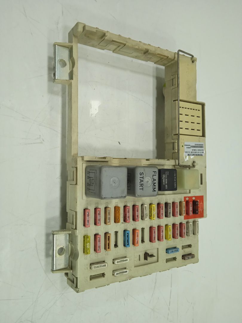 Caja reles / fusibles man tgm 18.xxx 18.280  fg c (compact)