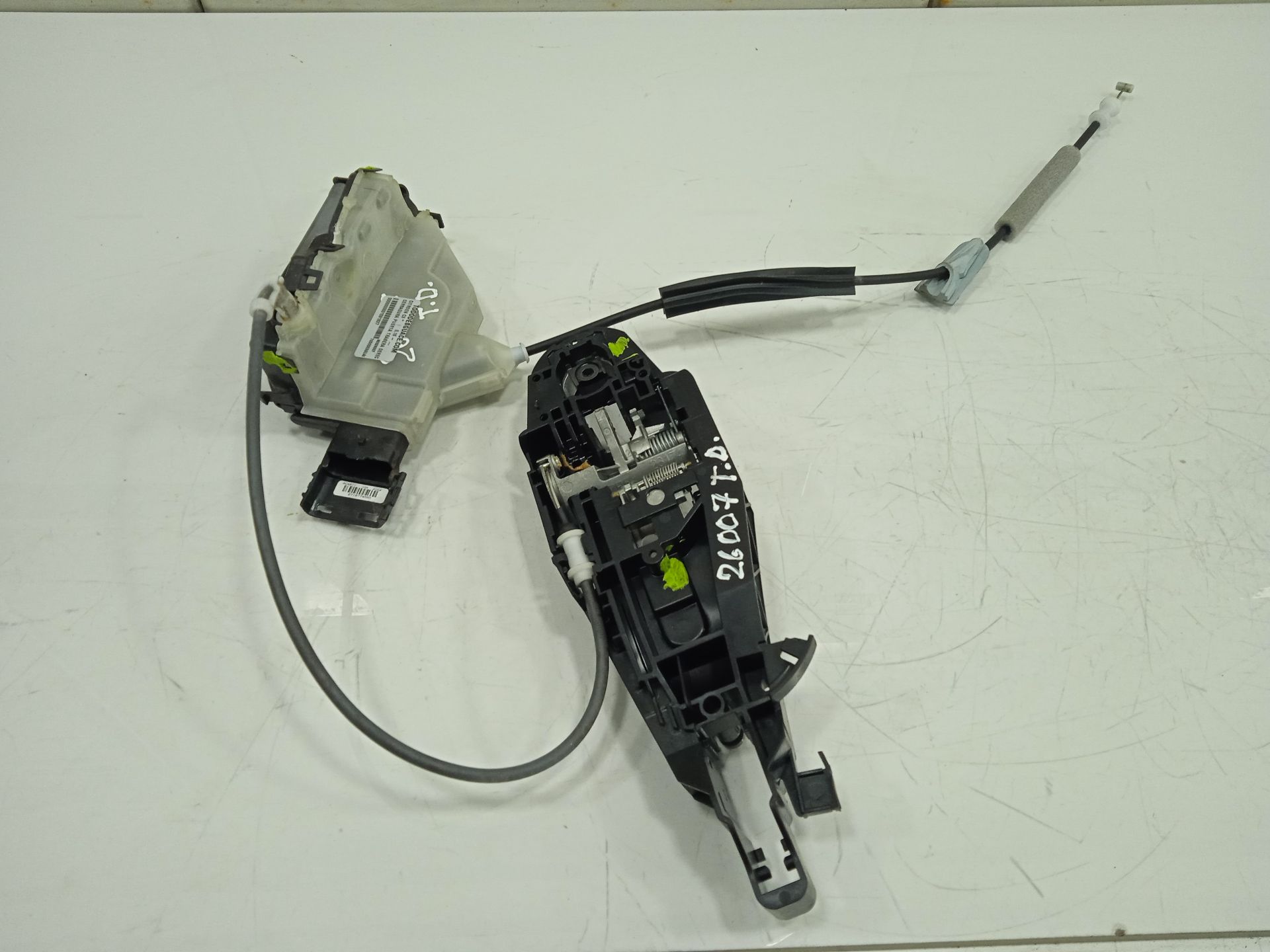 Cerradura puerta trasera derecha citroen c3 