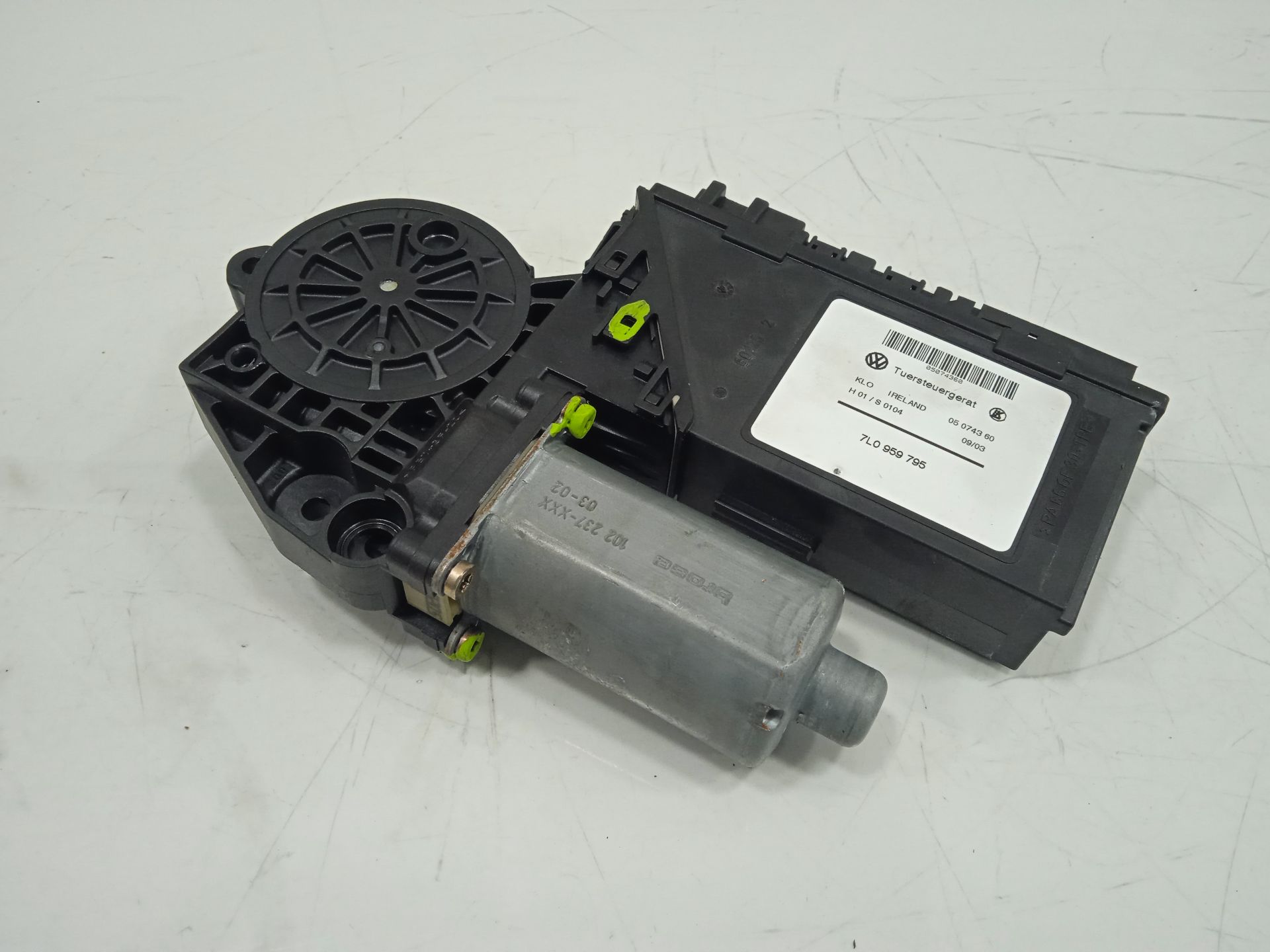Motor elevalunas trasero izquierdo porsche cayenne (tipo 9pa) s
