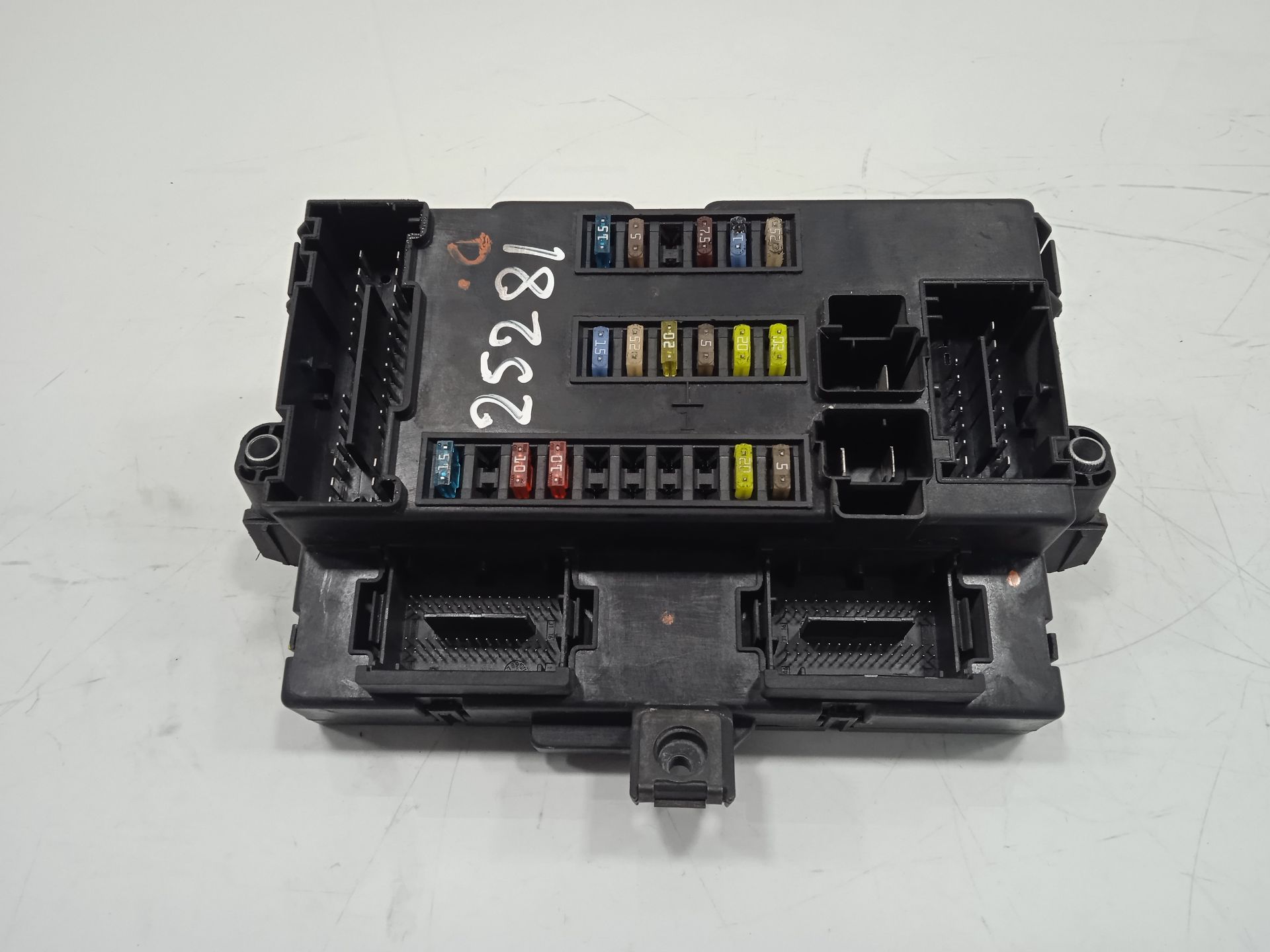 Caja reles / fusibles iveco daily furgon 