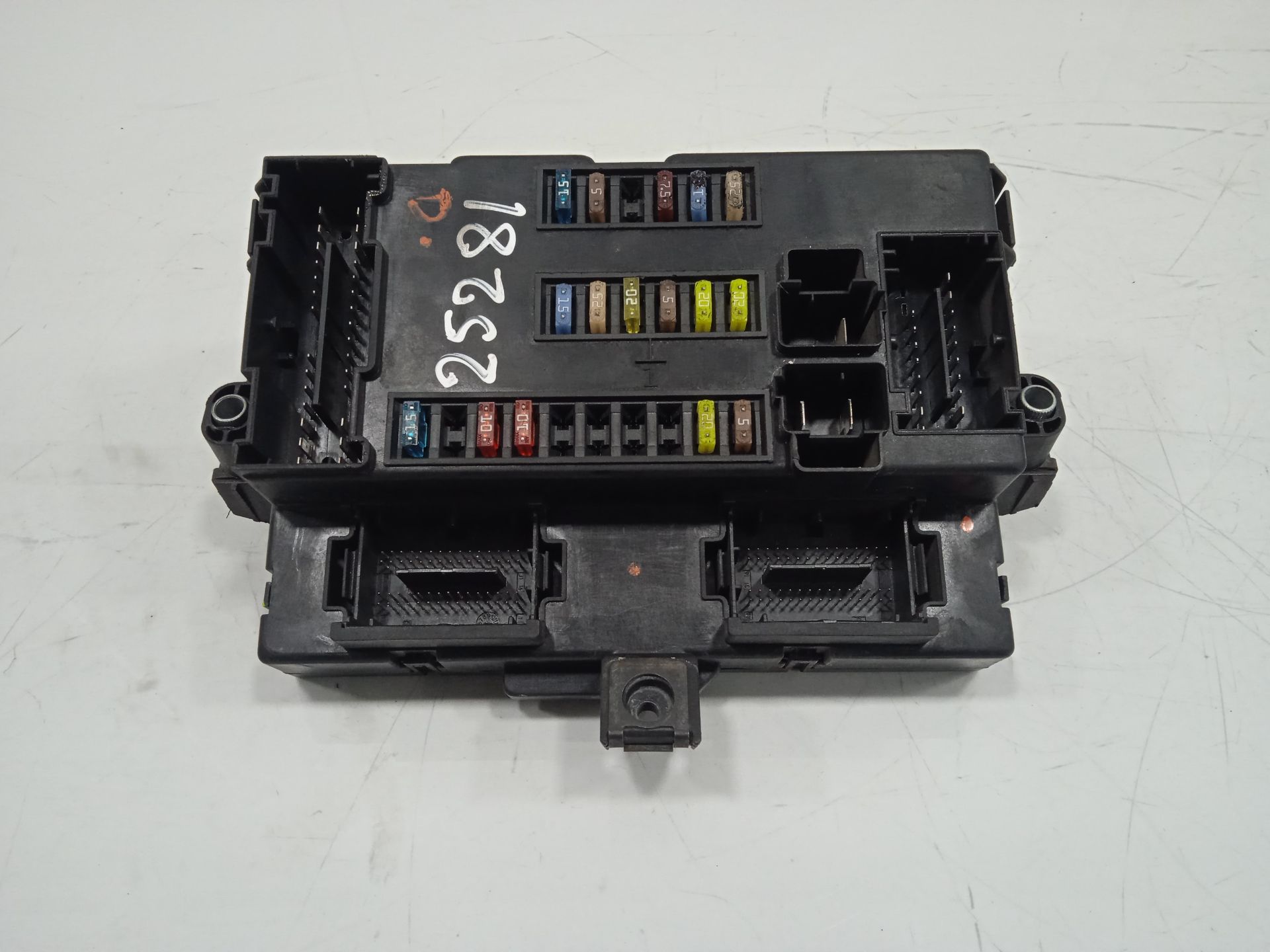 Caja reles / fusibles iveco daily furgon 