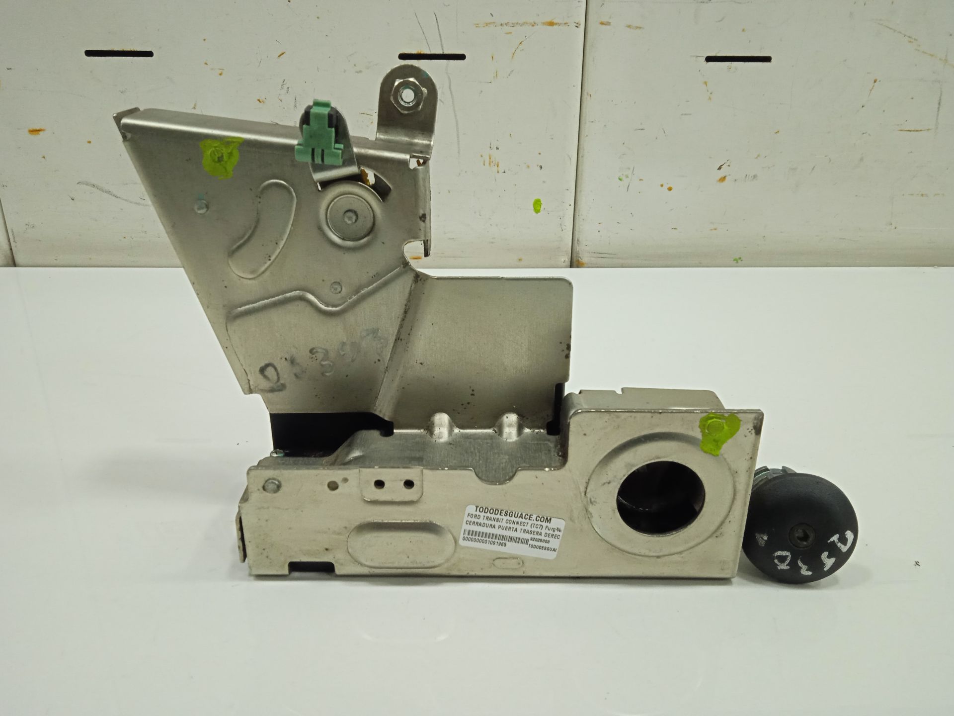 Cerradura puerta trasera derecha furgón (2006)