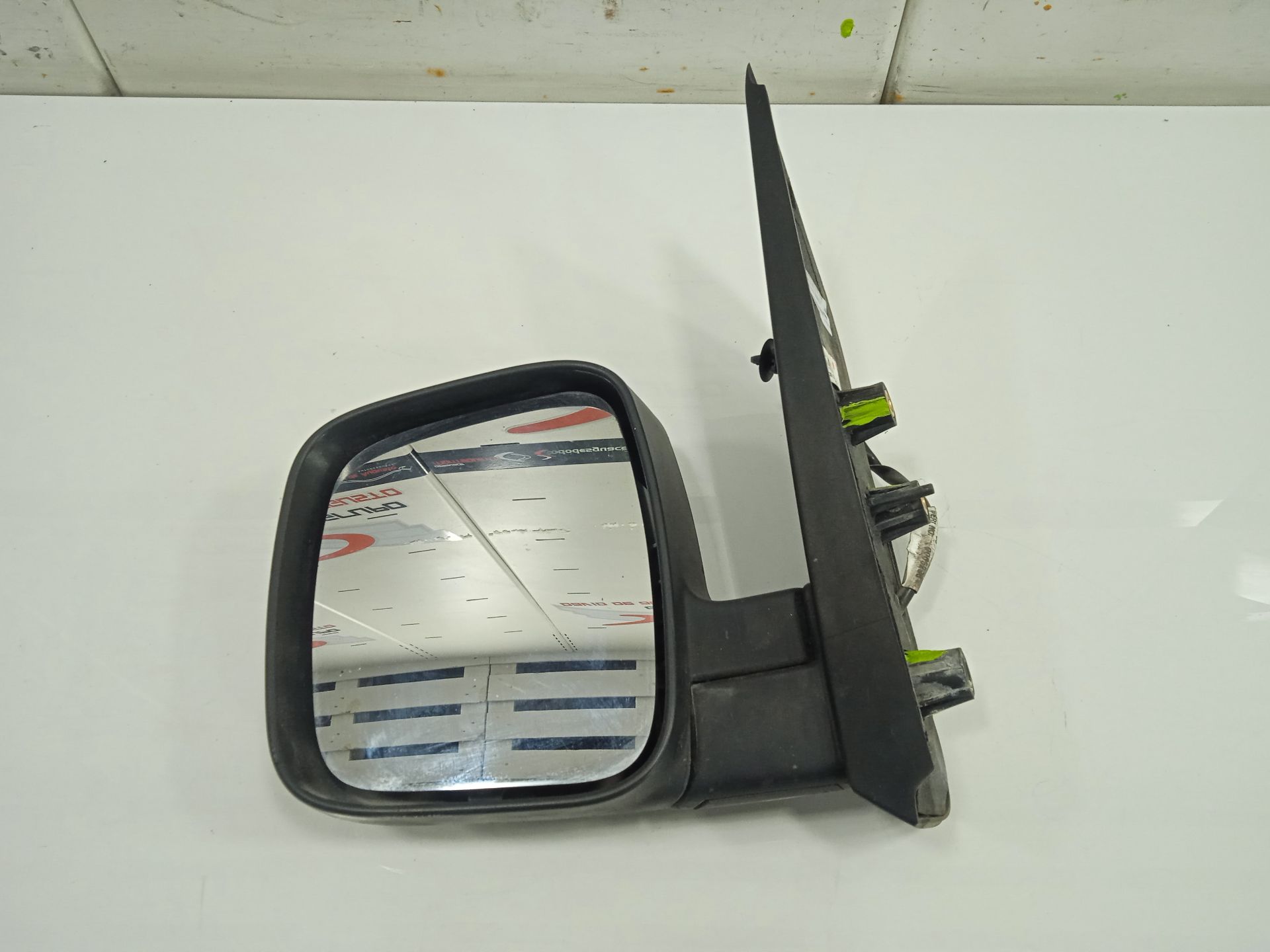 Retrovisor izquierdo   no identificado