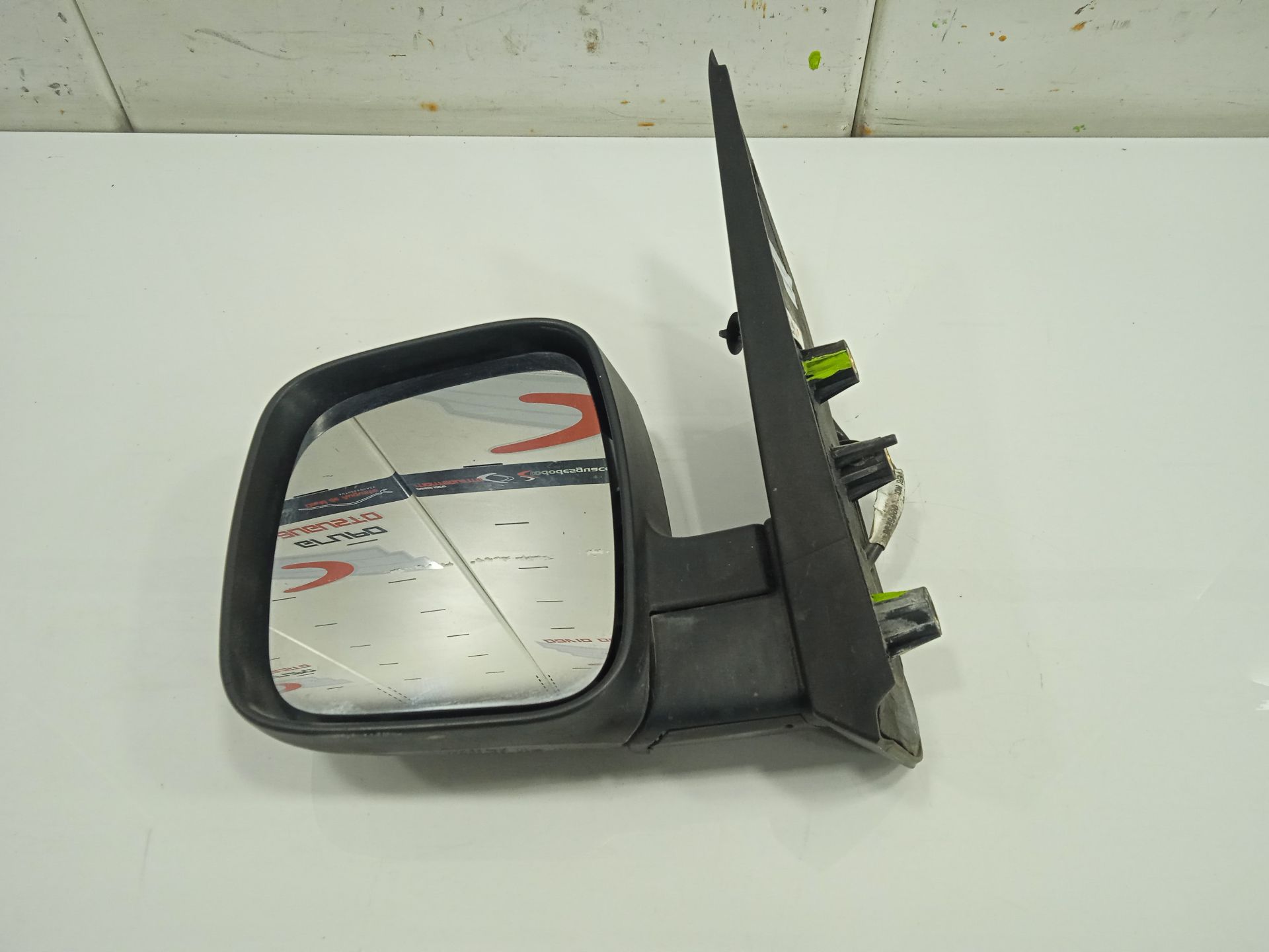 Retrovisor izquierdo   no identificado