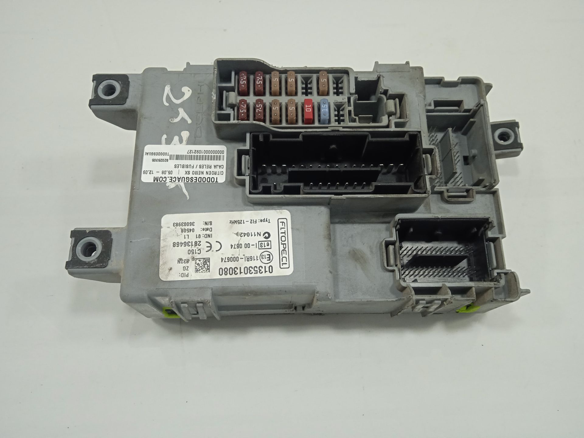Caja reles / fusibles   no identificado