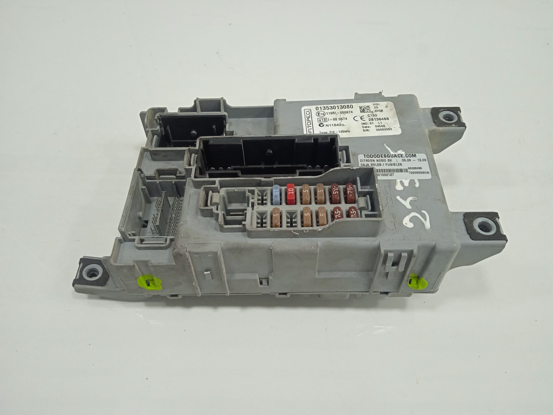 Caja reles / fusibles   no identificado