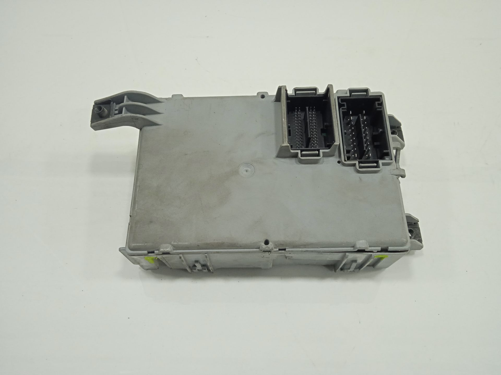 Caja reles / fusibles   no identificado