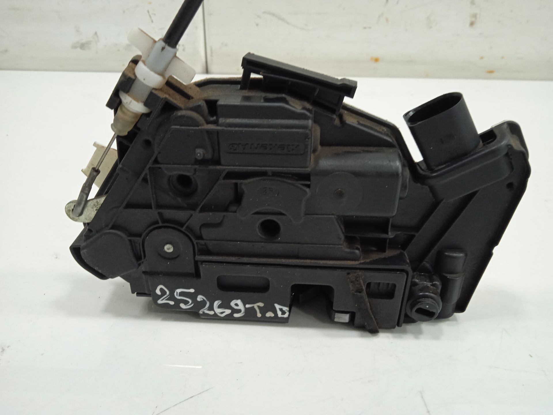 Cerradura puerta trasera derecha volkswagen tiguan (5n2) country 4motion bluemotion