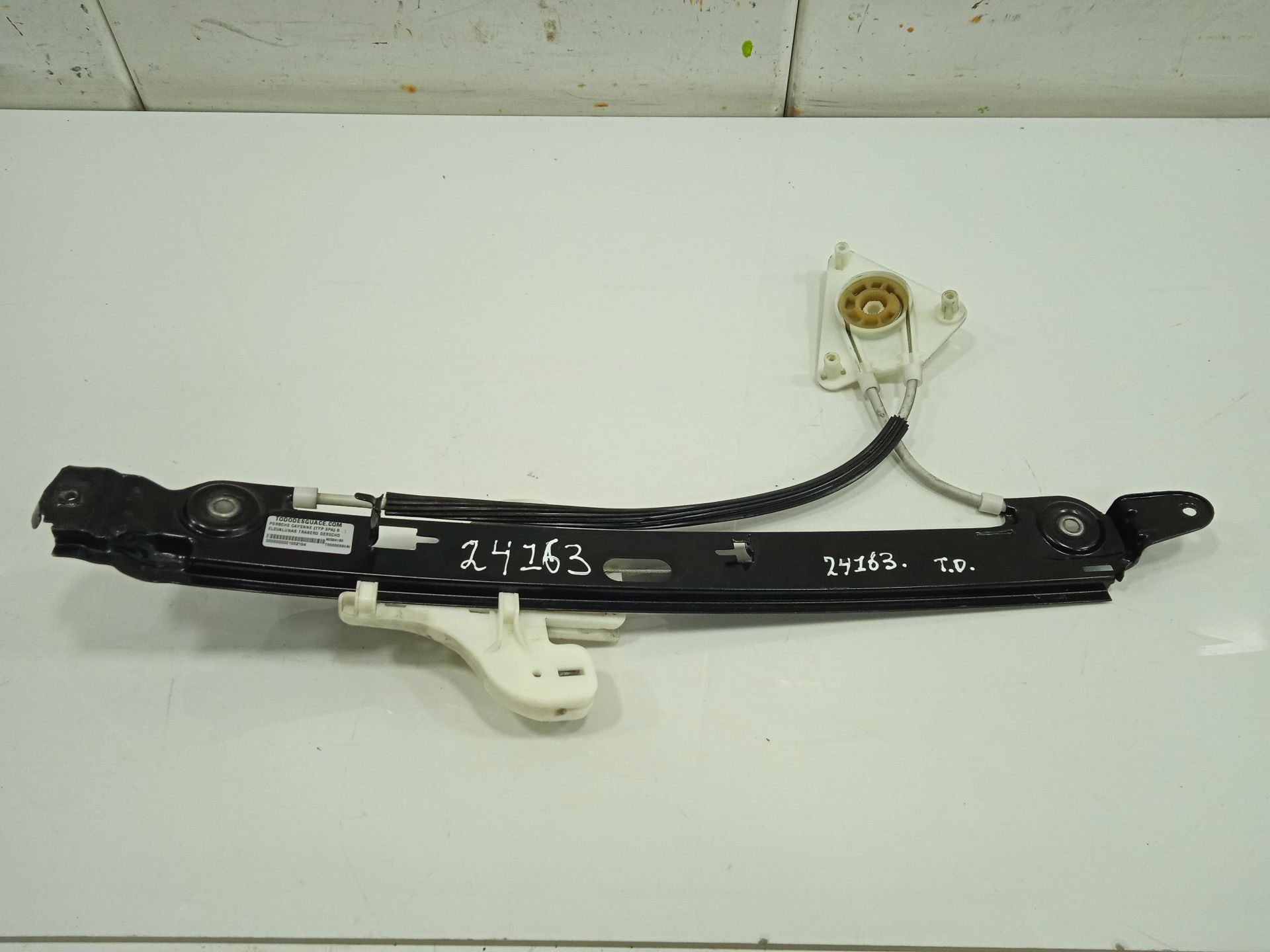 Elevalunas trasero derecho porsche cayenne (tipo 9pa) s
