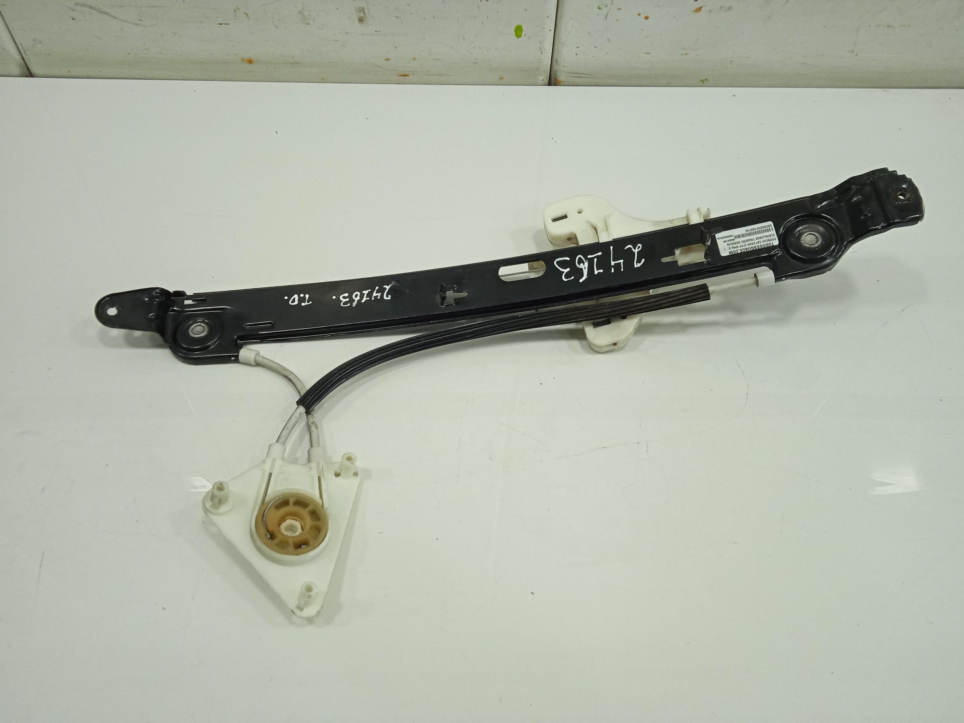 Elevalunas trasero derecho porsche cayenne (tipo 9pa) s