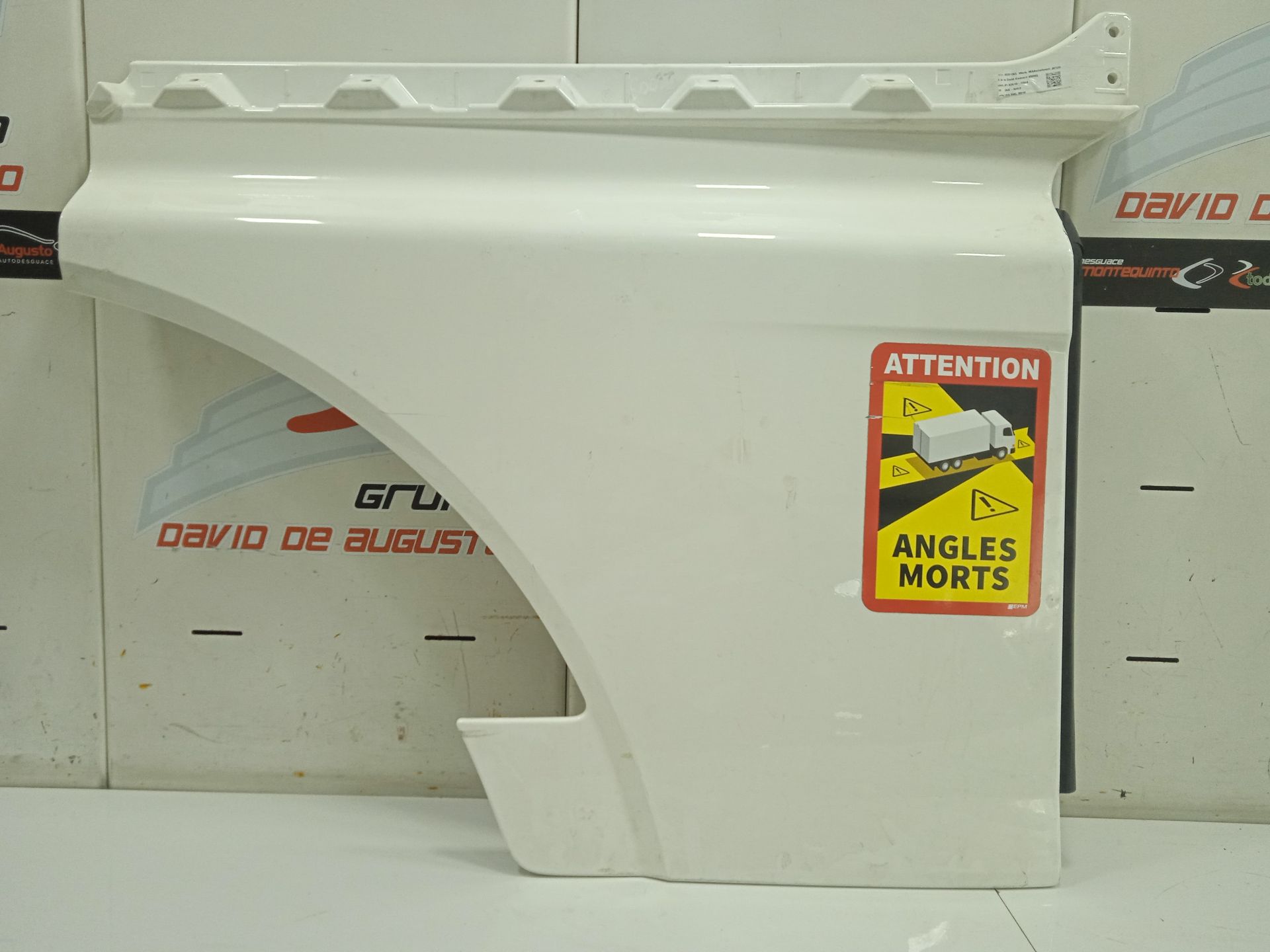 Aleta delantera izquierda man tgx 33.xxx (2007) fg    6x4   bl xl