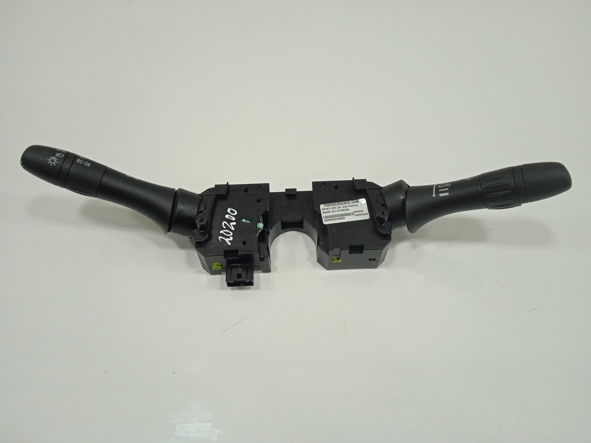 Mando multifuncion infiniti q70 2.2d premium