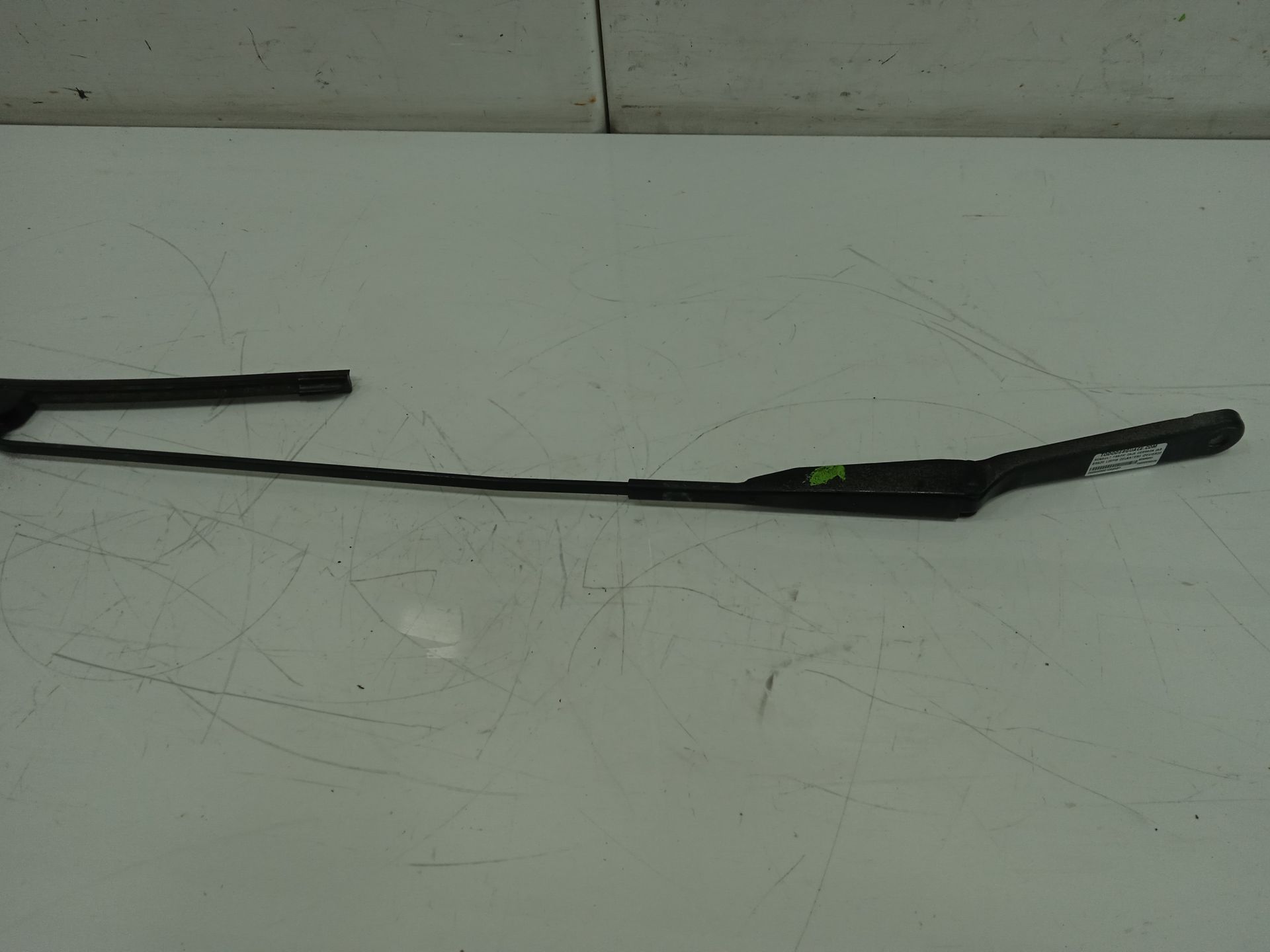 Brazo limpia delantero izquierdo l1h1   caja cerrada corto