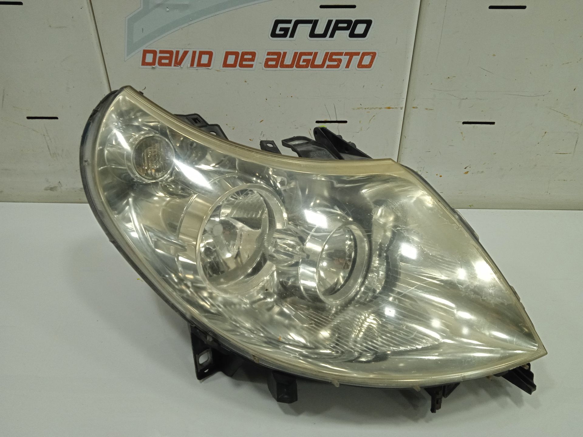 Faro derecho   no identificado