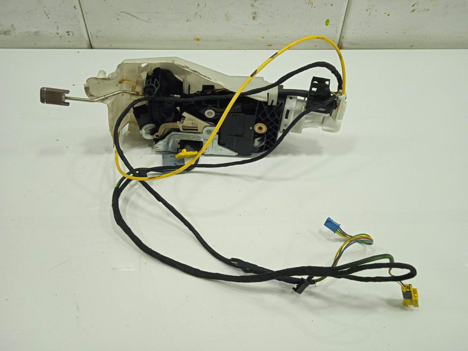 Cerradura puerta delantera izquierda mercedes-benz clase s (bm 220) berlina 320 (220.065)