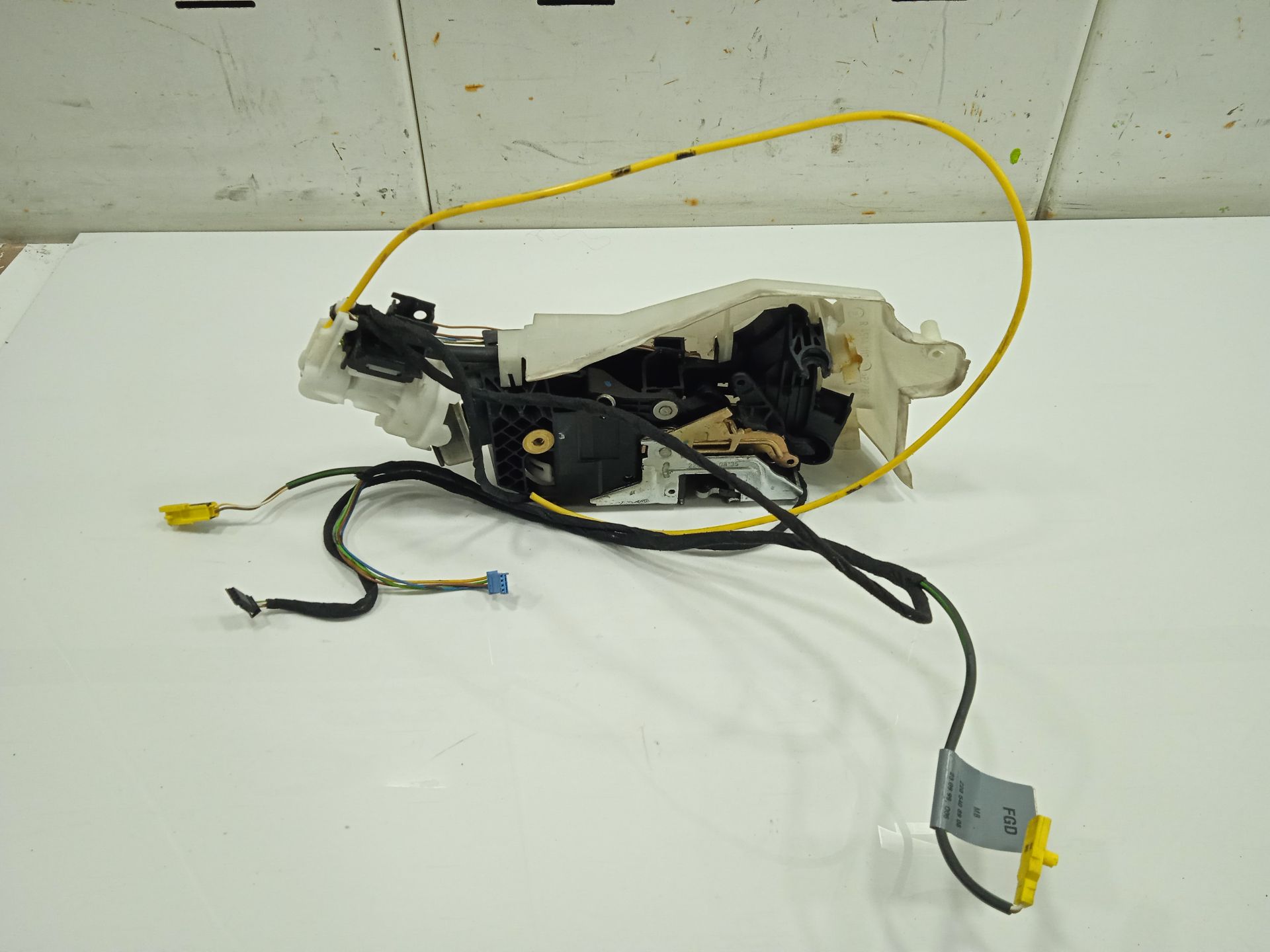 Cerradura puerta delantera derecha mercedes-benz clase s (bm 220) berlina 320 (220.065)