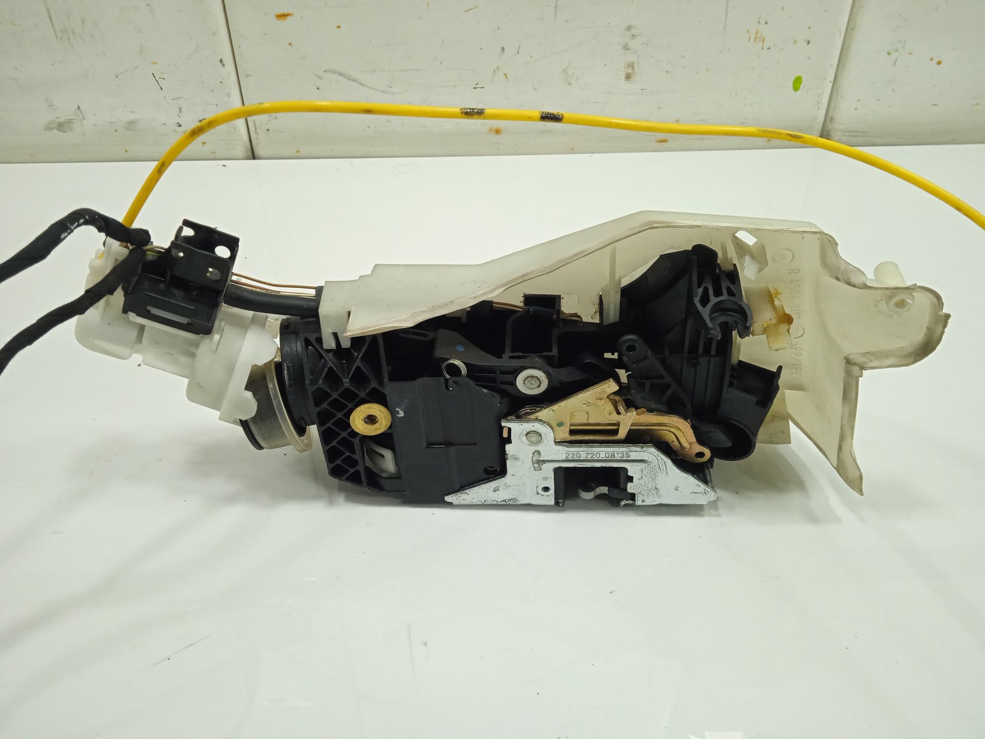 Cerradura puerta delantera derecha mercedes-benz clase s (bm 220) berlina 320 (220.065)