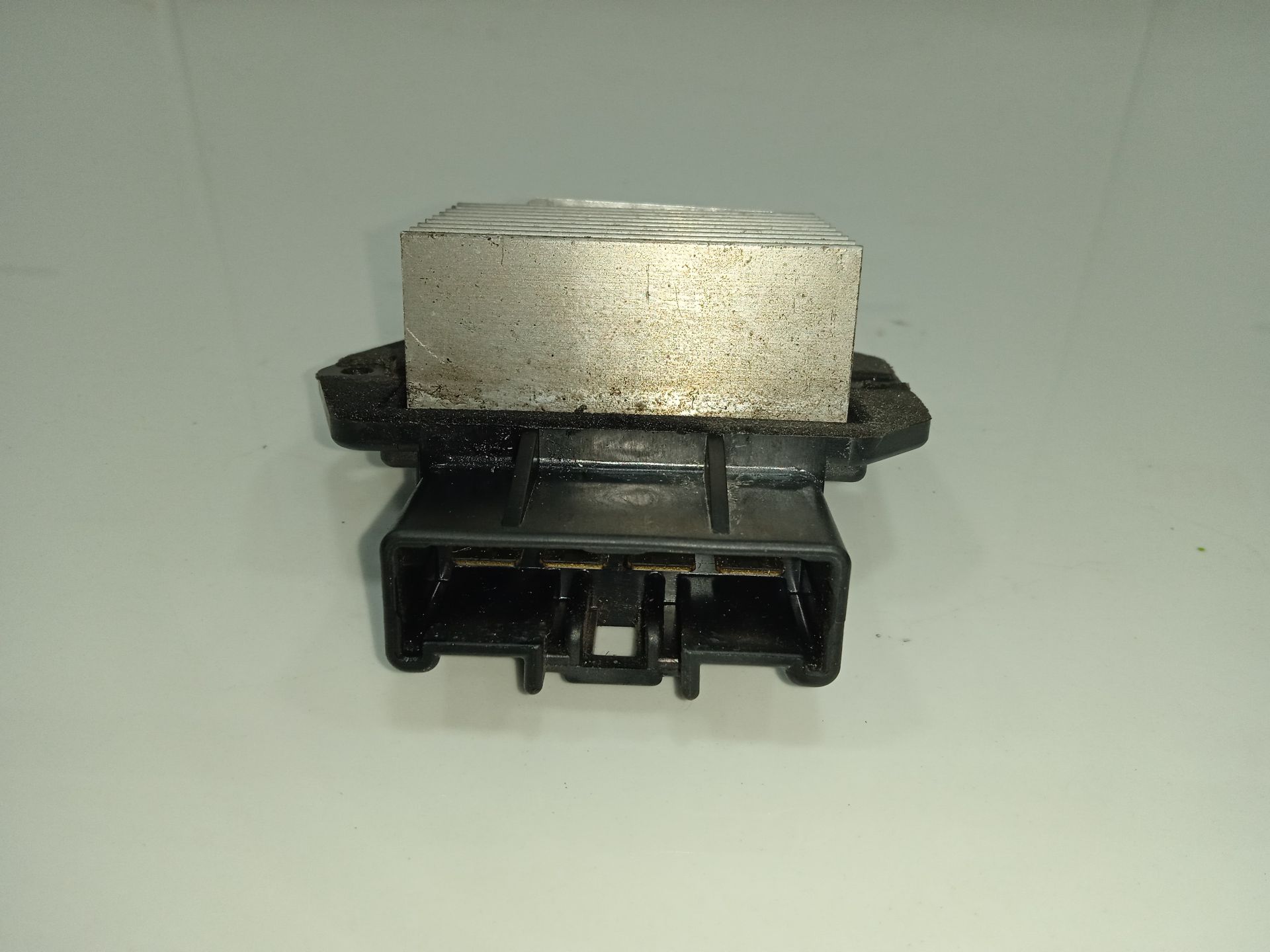 Caja precalentamiento mitsubishi montero (v60v70) 3.2 did glx hunter (5ptas.)