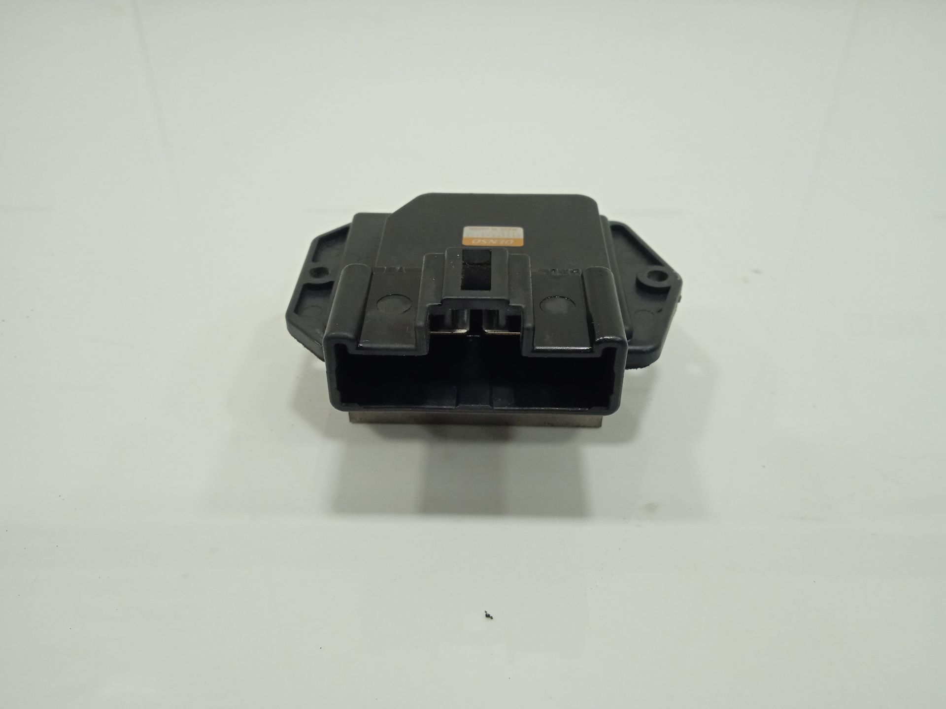 Caja precalentamiento mitsubishi montero (v60v70) 3.2 did glx hunter (5ptas.)