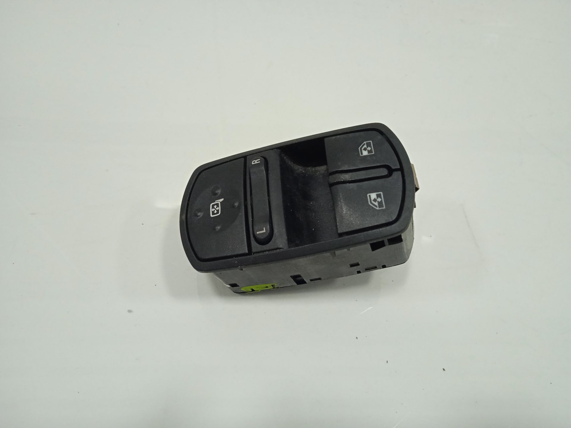 Mando elevalunas delantero izquierdo opel corsa e selective