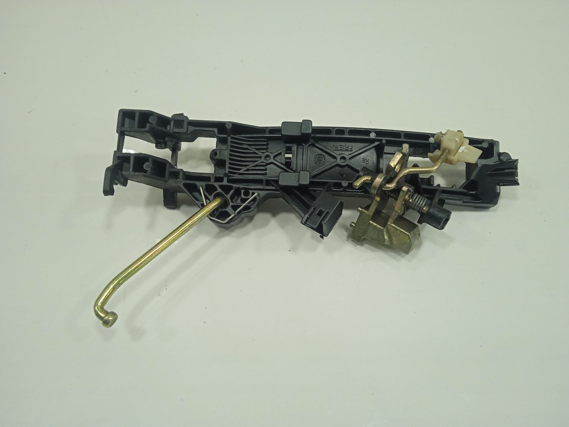 Soporte maneta exterior trasera derecha mercedes-benz clase s (bm 220) berlina 320 (220.065)
