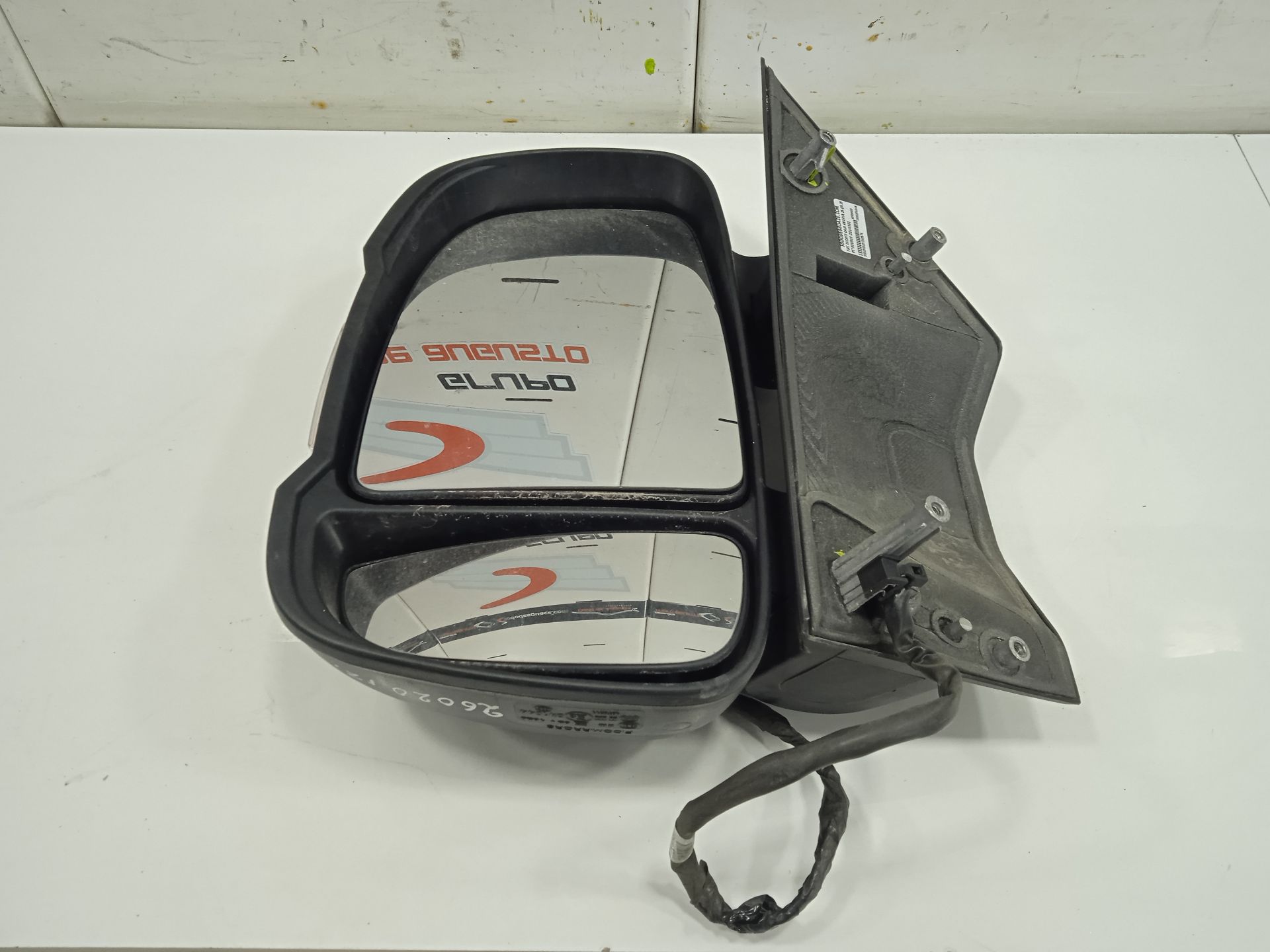 Retrovisor izquierdo   no identificado
