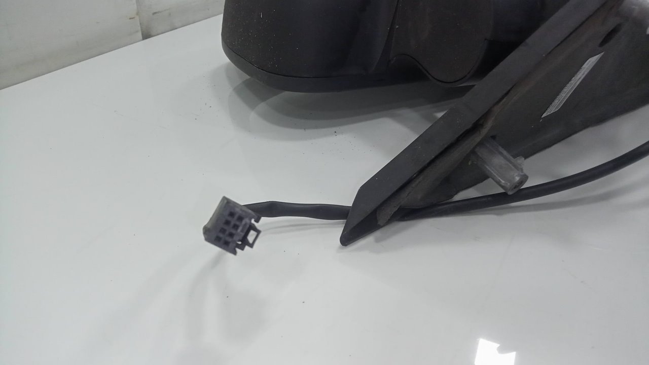 Retrovisor izquierdo   no identificado