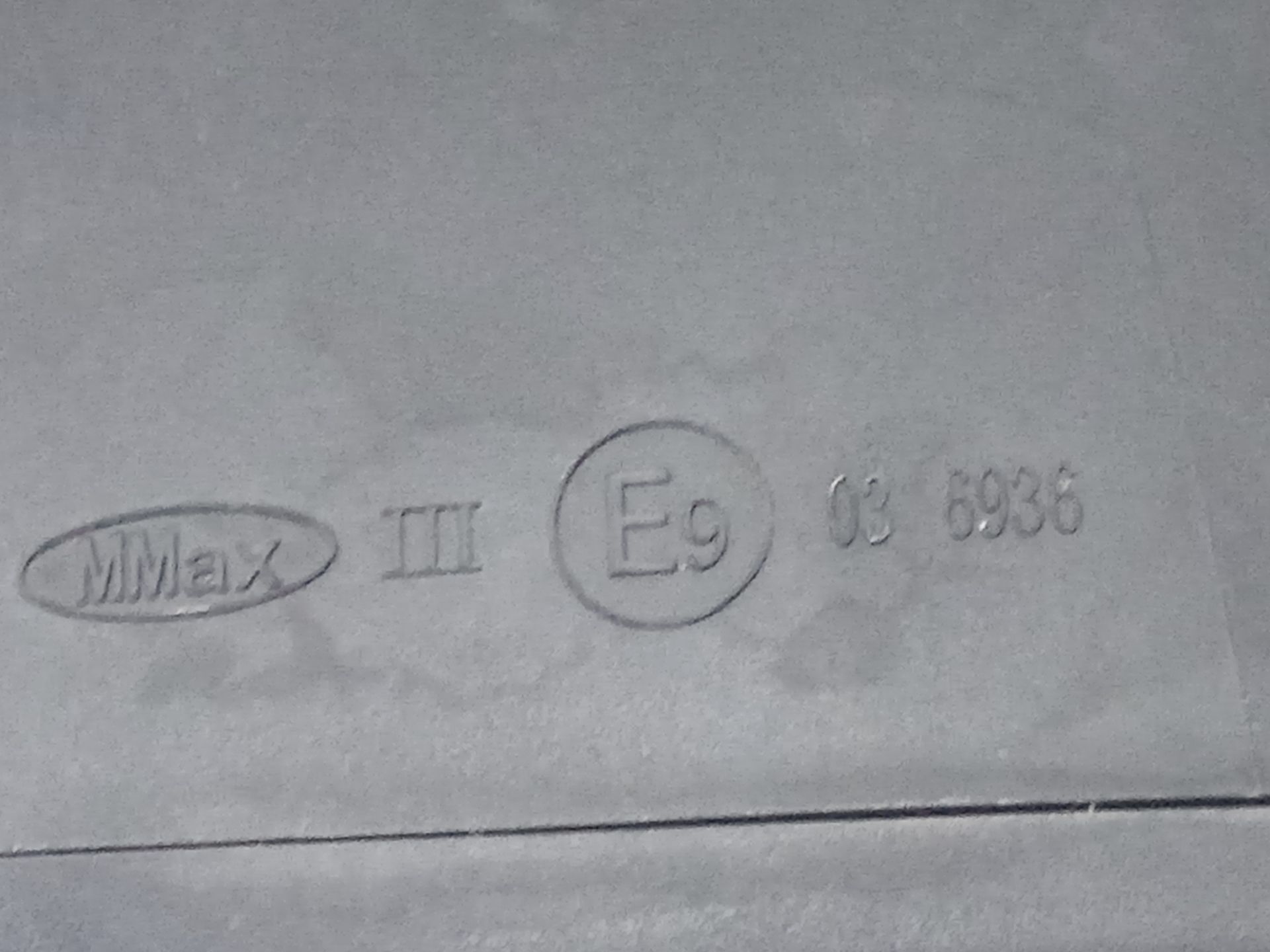 Retrovisor izquierdo   no identificado