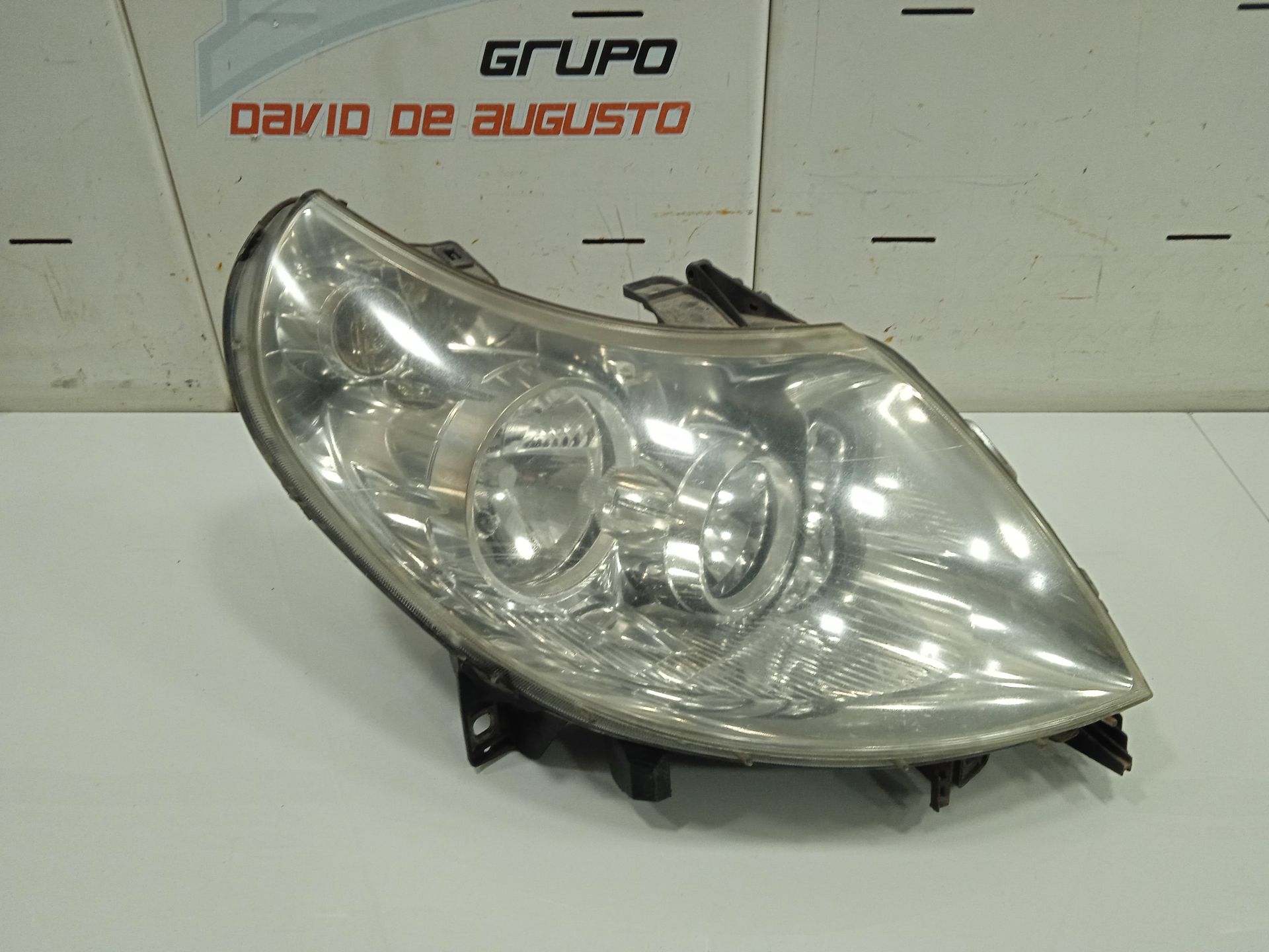 Faro derecho   no identificado