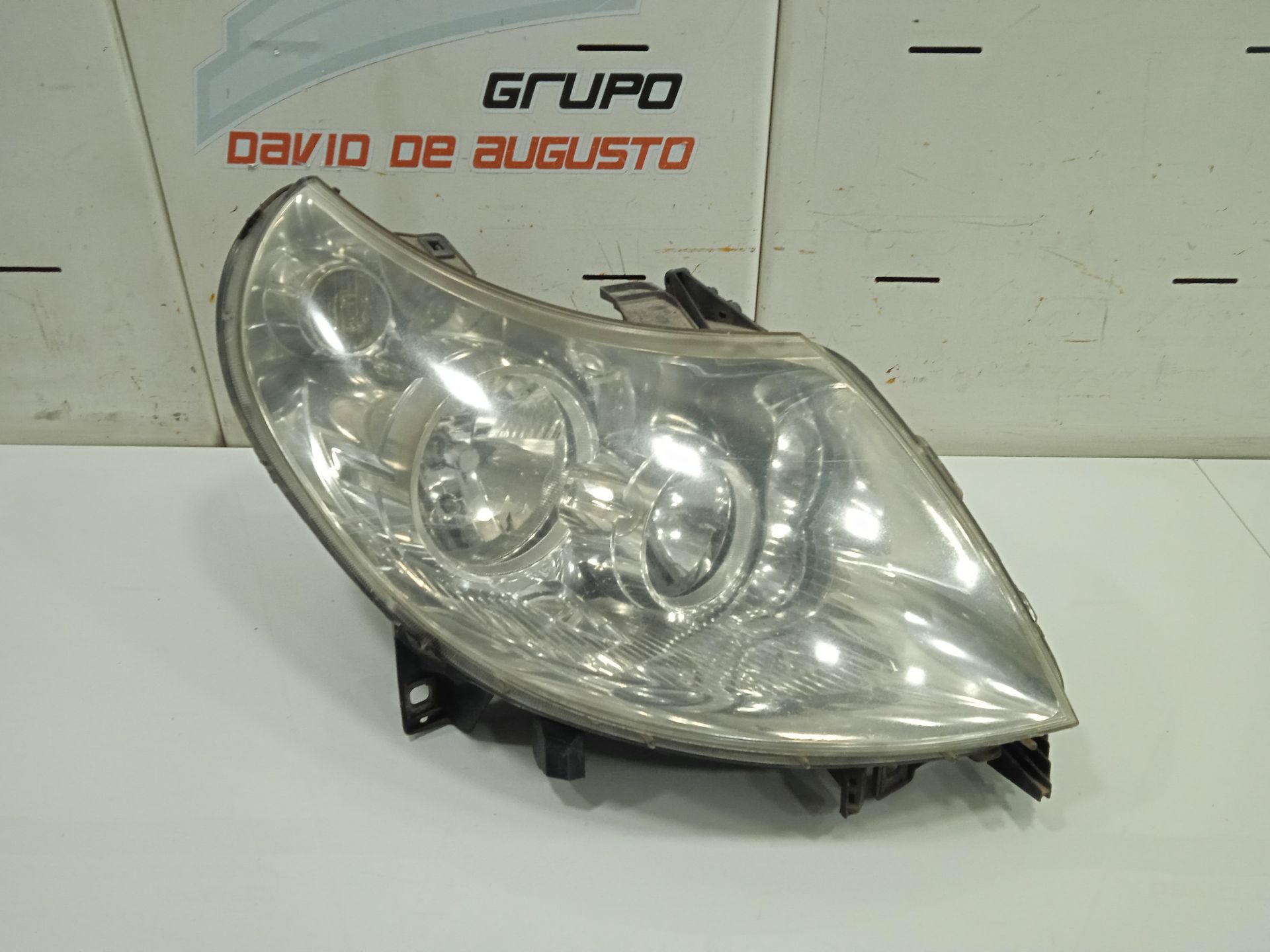 Faro derecho   no identificado
