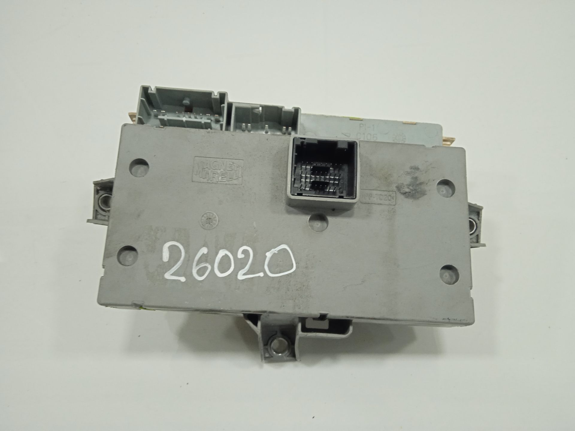 Caja reles / fusibles   no identificado