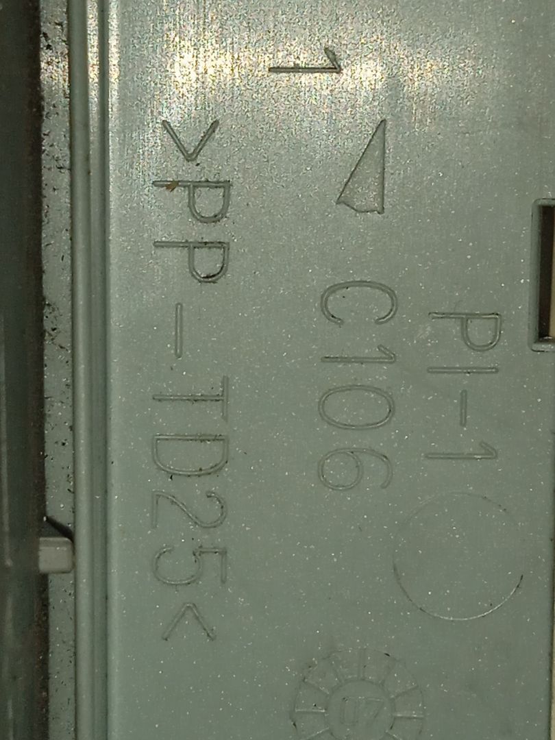 Caja reles / fusibles   no identificado