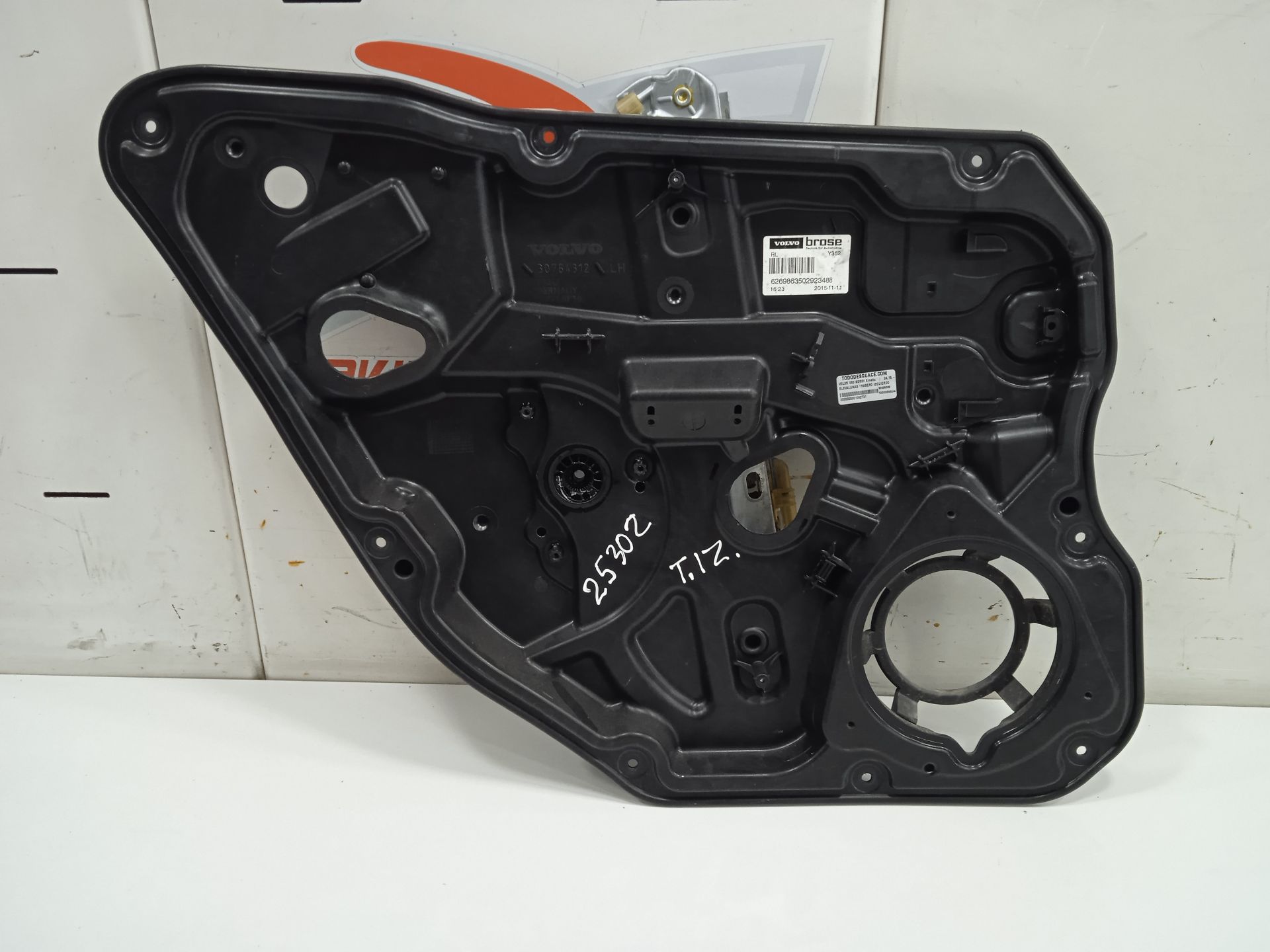 Elevalunas trasero izquierdo volvo v60 familiar kinetic