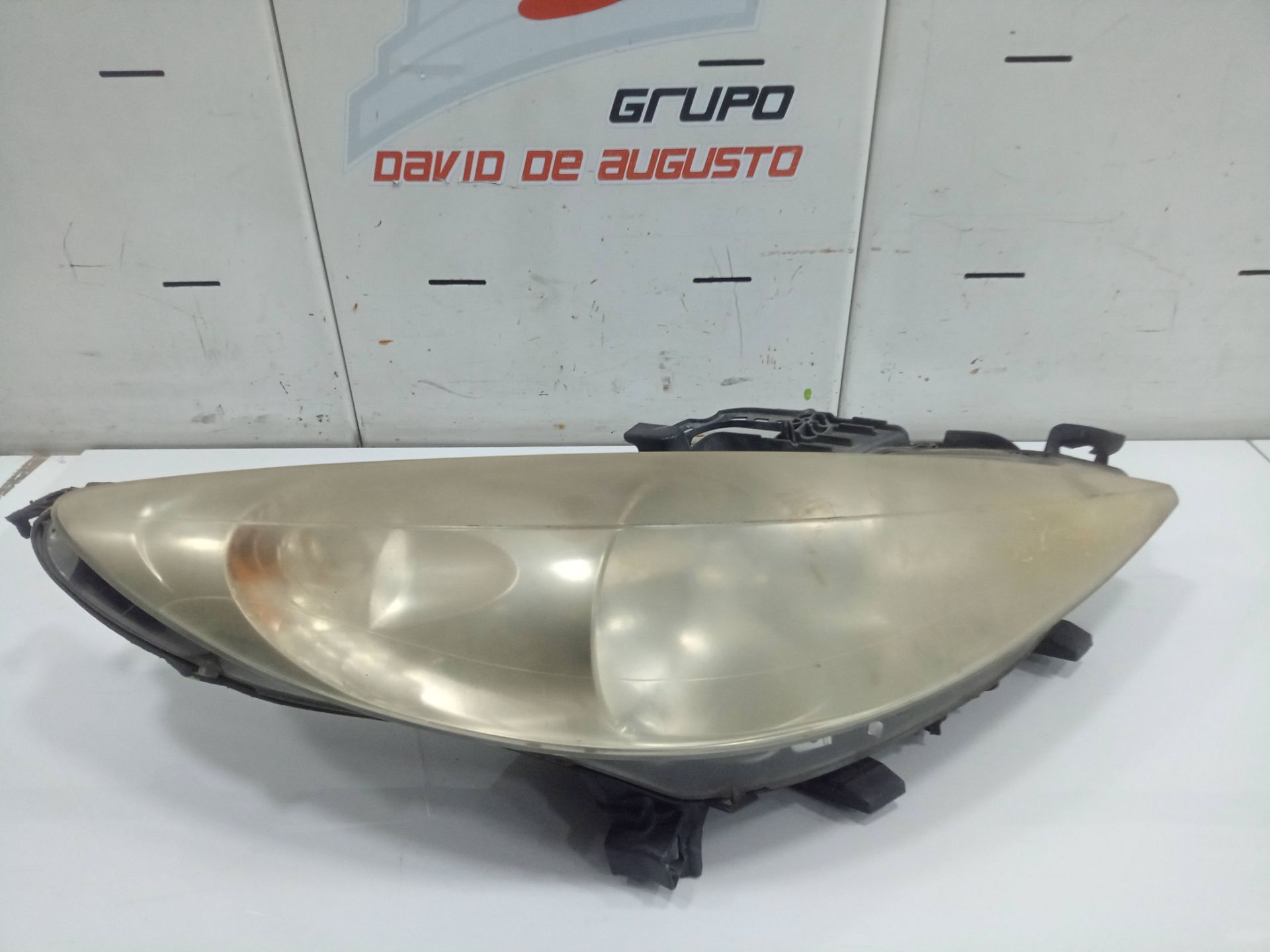 Faro derecho peugeot 207 confort
