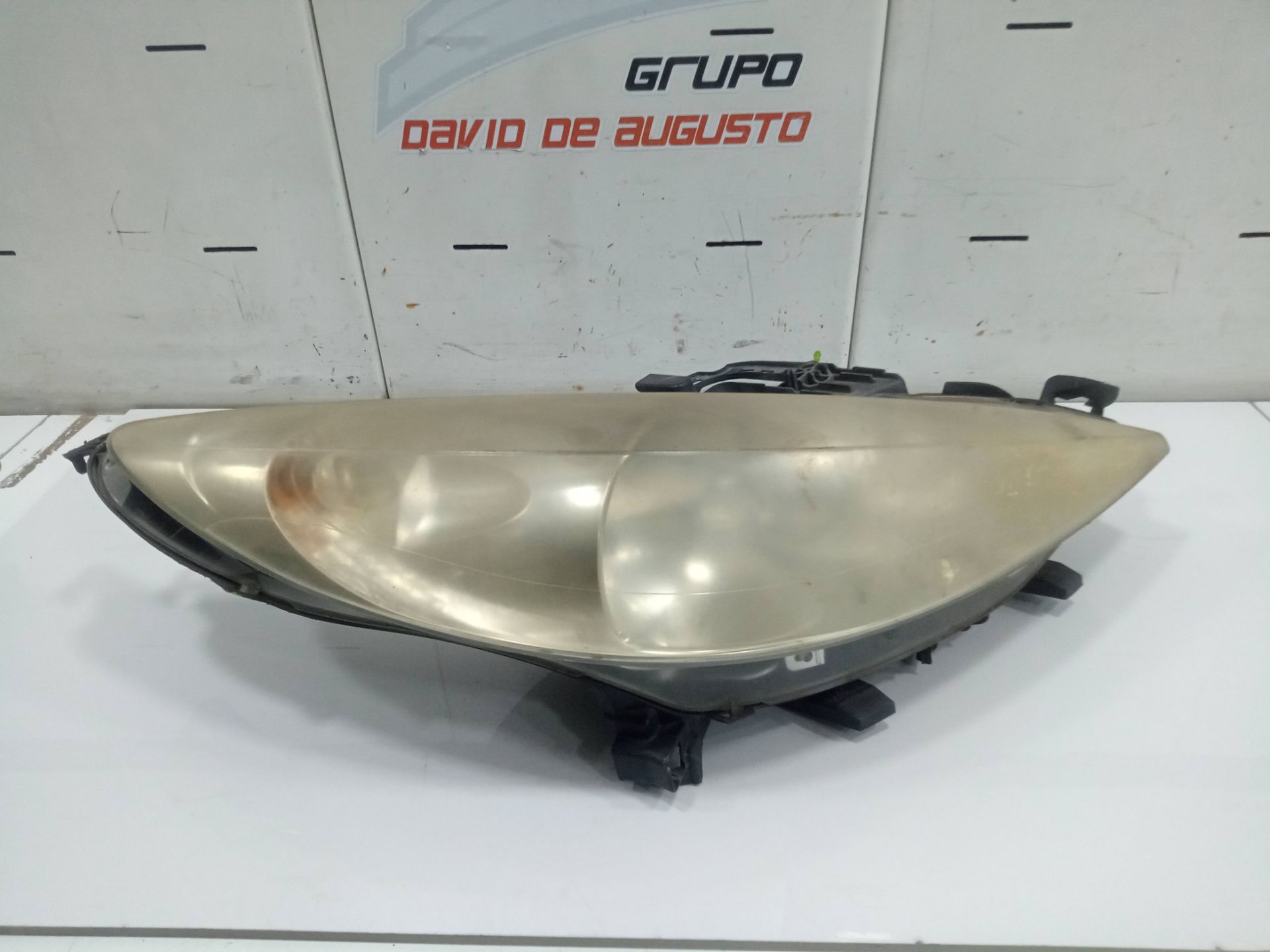 Faro derecho peugeot 207 confort