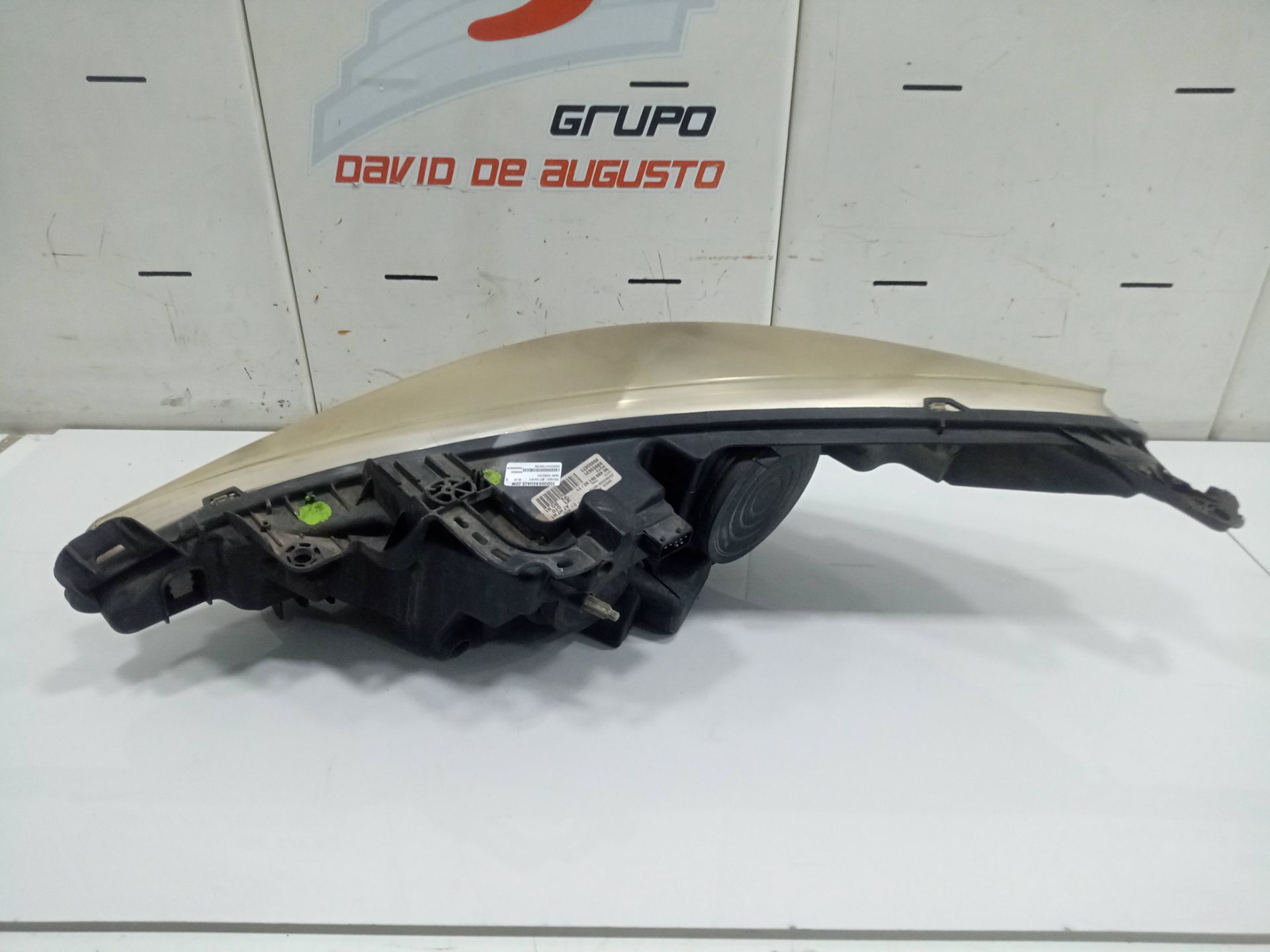 Faro derecho peugeot 207 confort