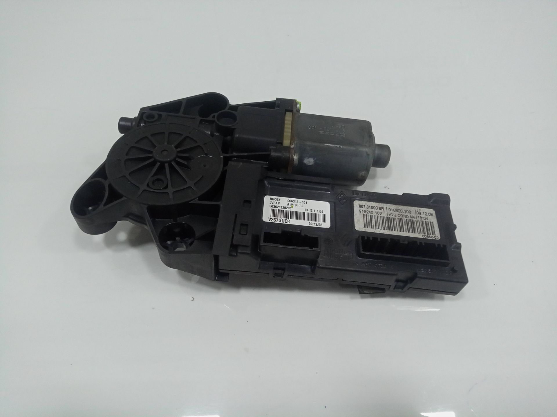 Motor elevalunas delantero izquierdo renault megane iii coupe dynamique