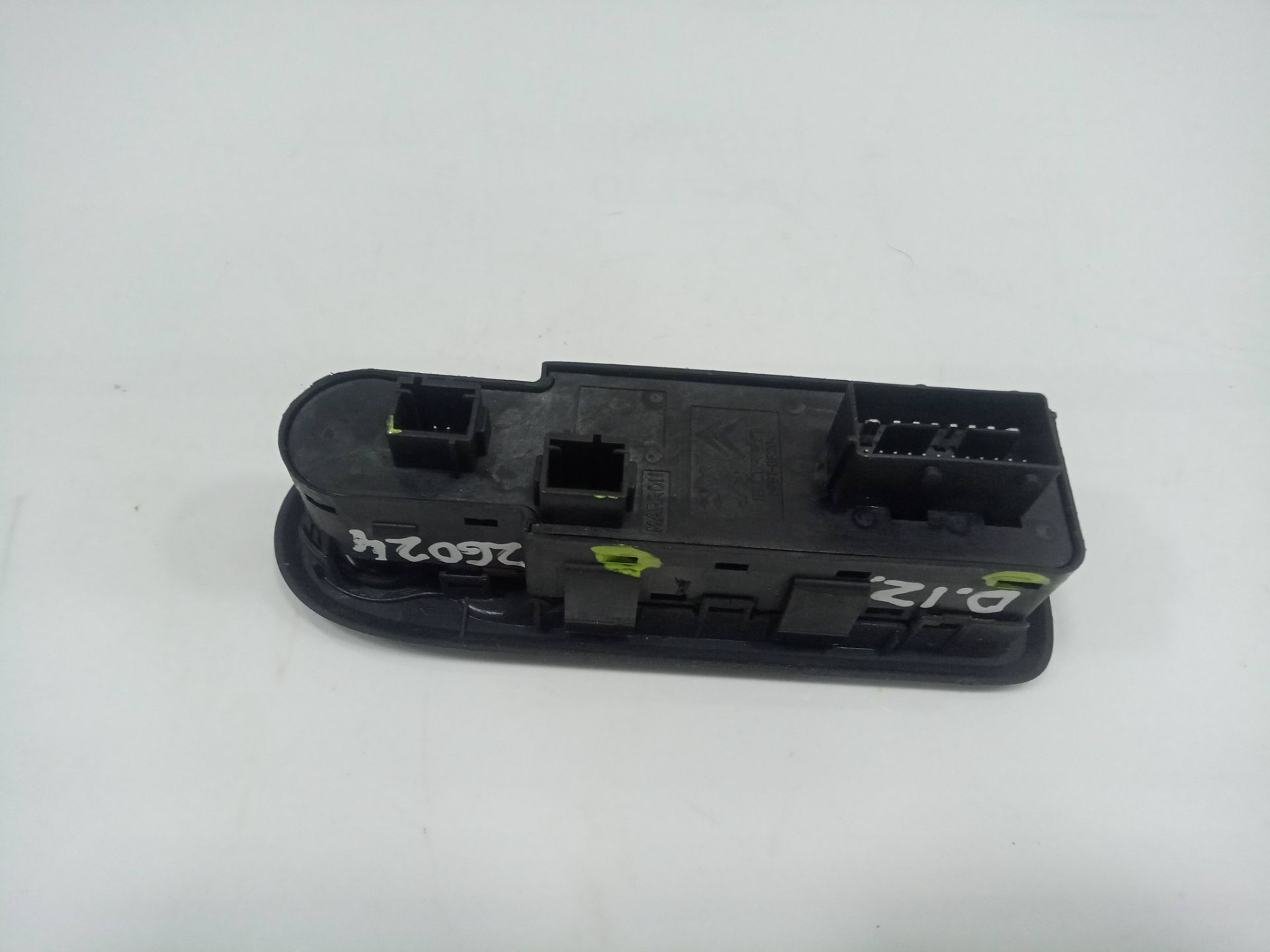 Mando elevalunas delantero izquierdo peugeot 308 confort
