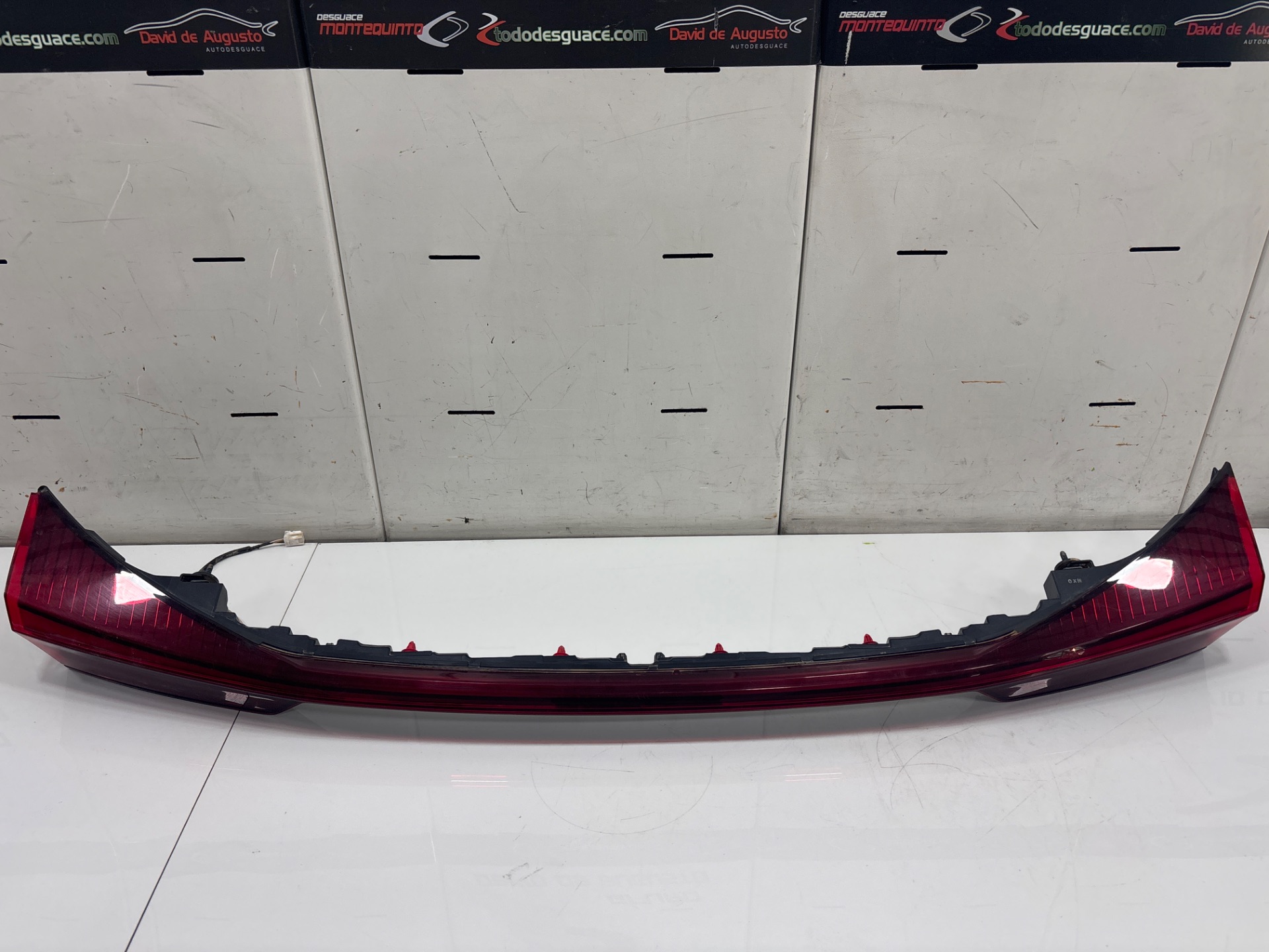 Luz central de freno lexus ux (za10) 250h