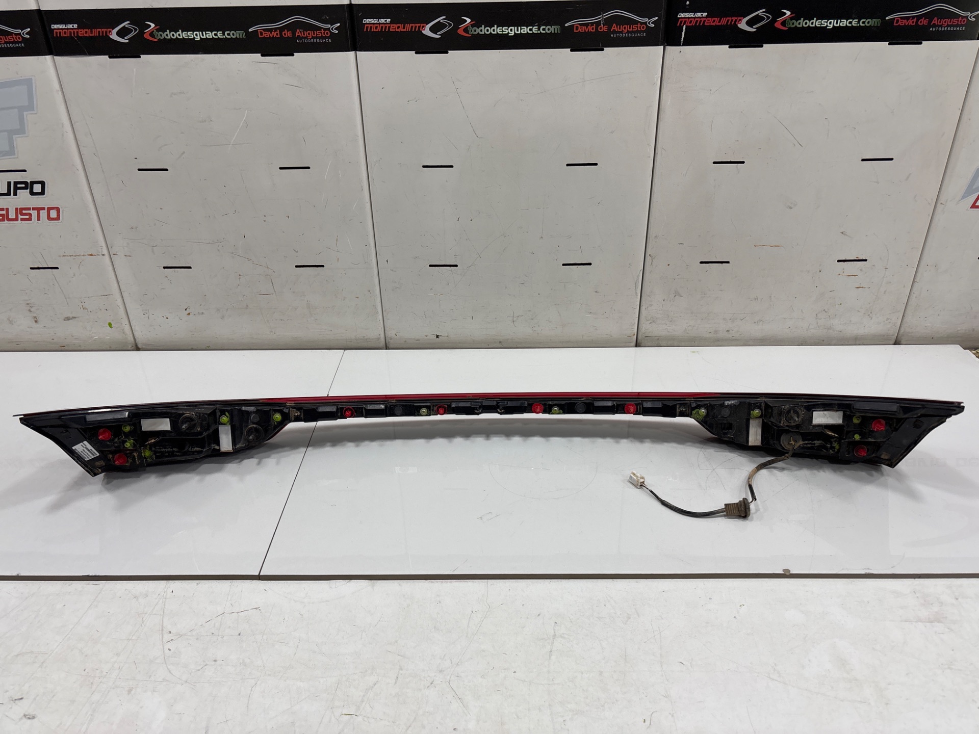 Luz central de freno lexus ux (za10) 250h
