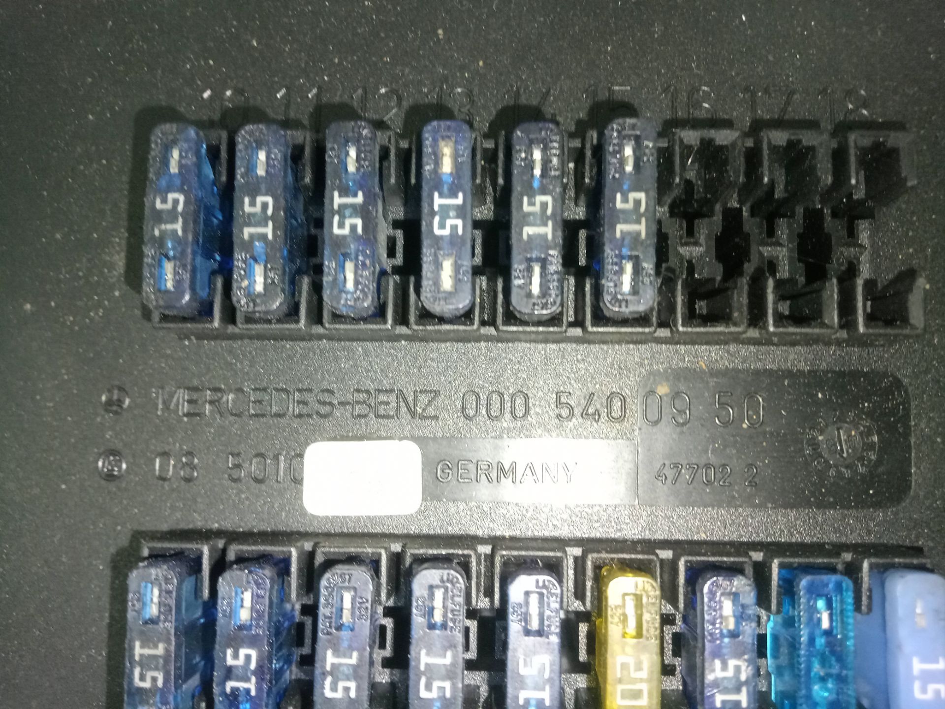 Caja reles / fusibles   no identificado