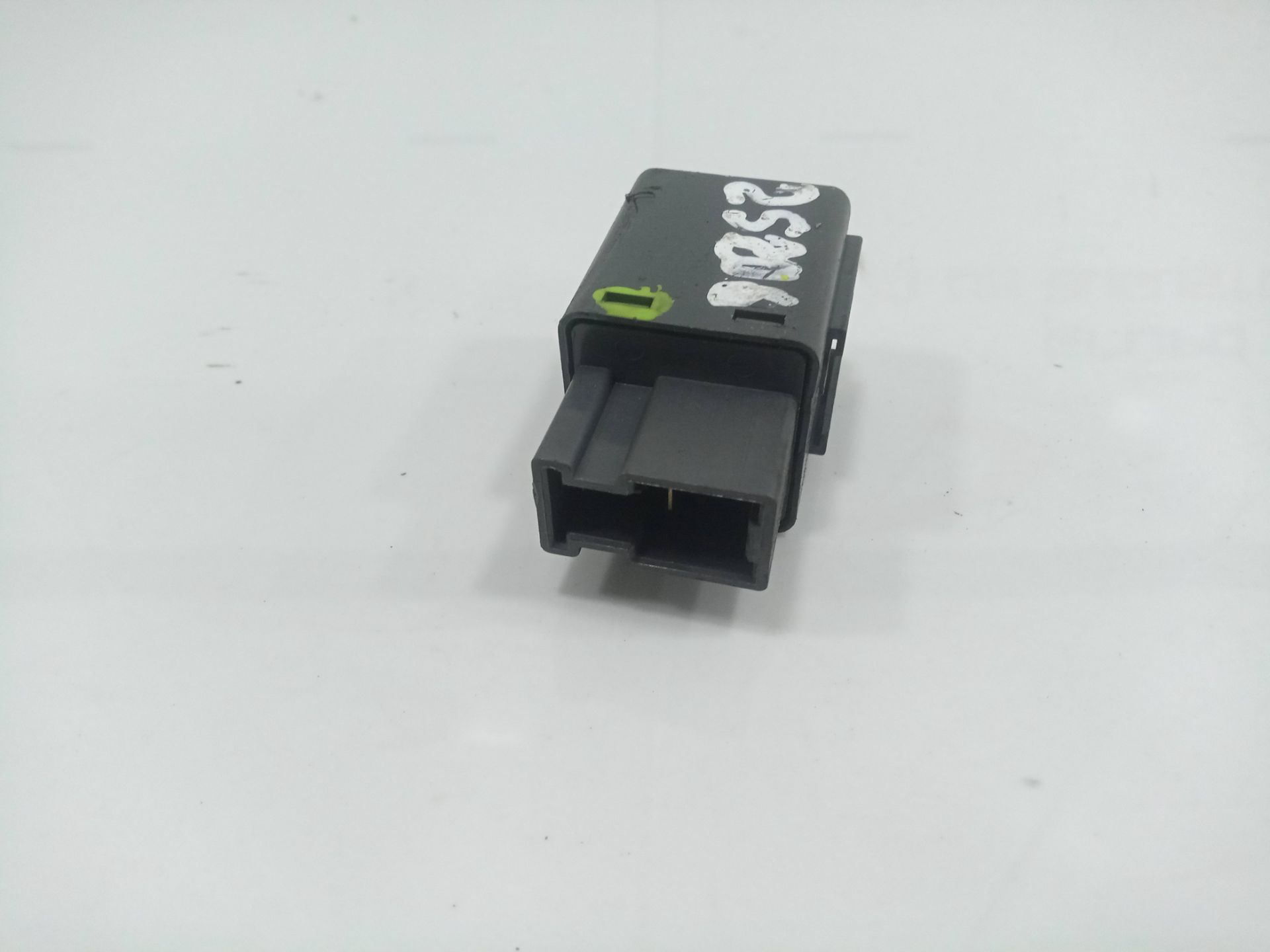 Rele nissan micra (k14) acenta