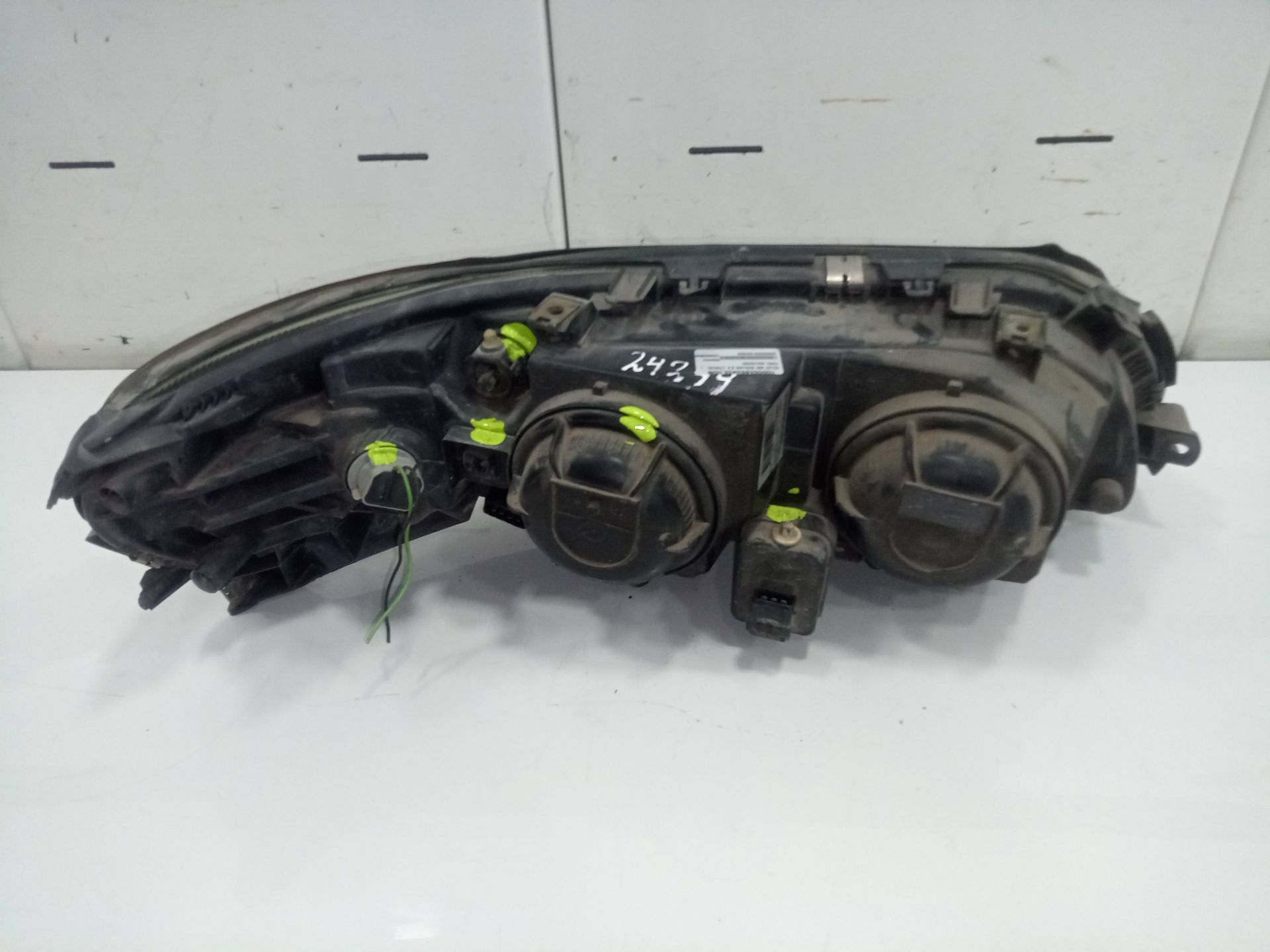 Faro izquierdo volvo s60 berlina 2.4  (103kw)