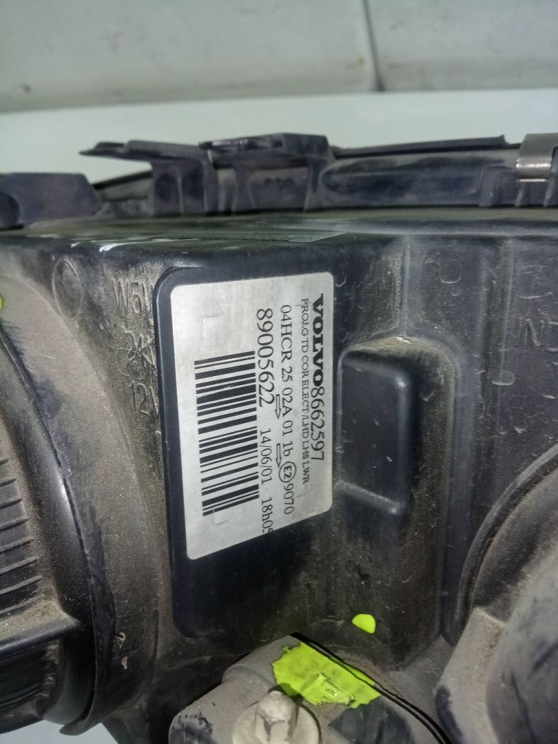 Faro izquierdo volvo s60 berlina 2.4  (103kw)