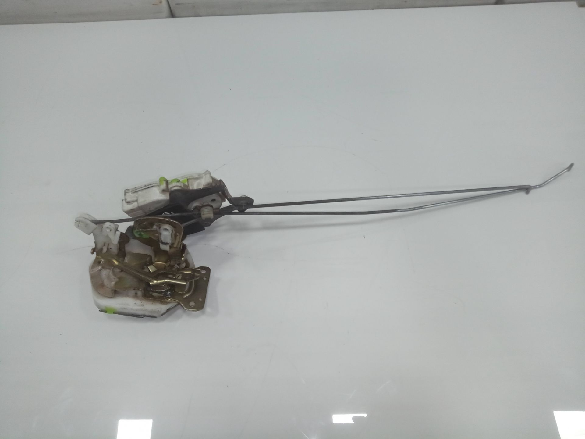 Cerradura puerta trasera izquierda mitsubishi montero sport (k90) 2.5 tdi intense