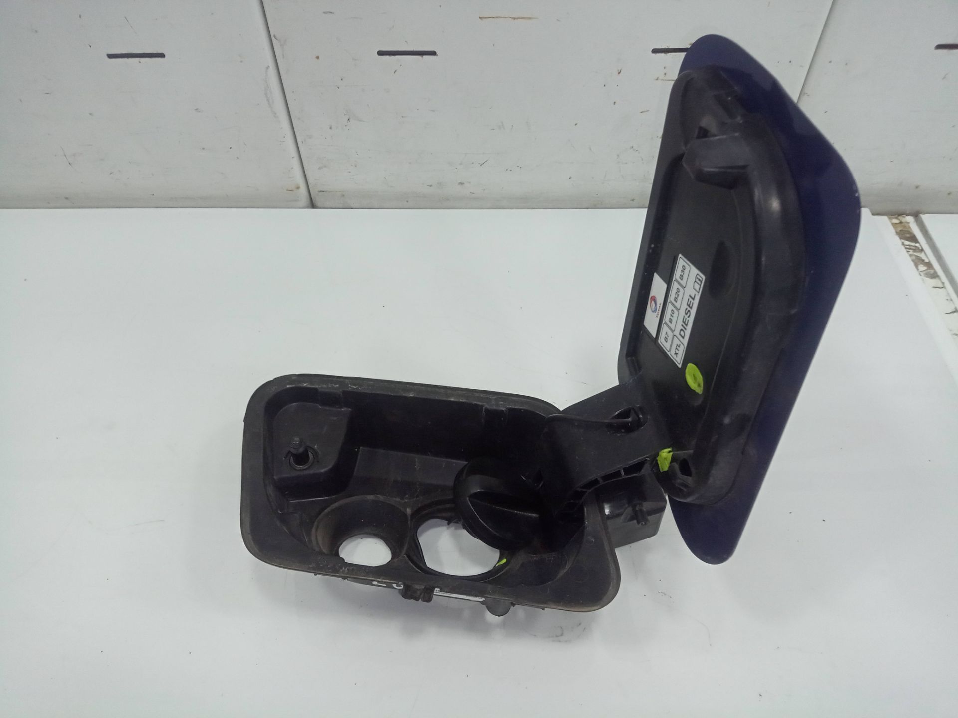 Tapa exterior combustible peugeot 3008 active pack