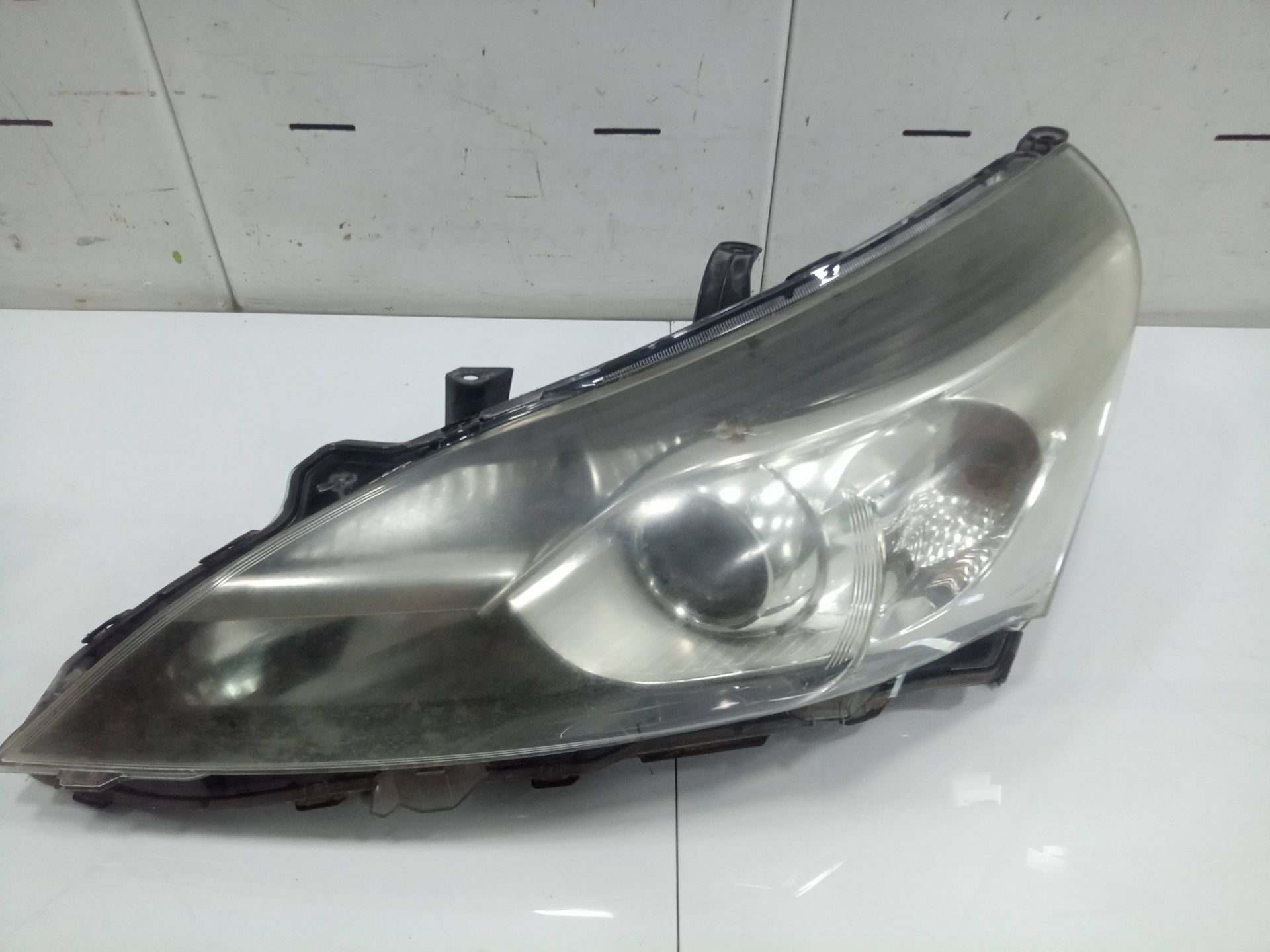 Faro izquierdo toyota verso (aur2zgr2) advance