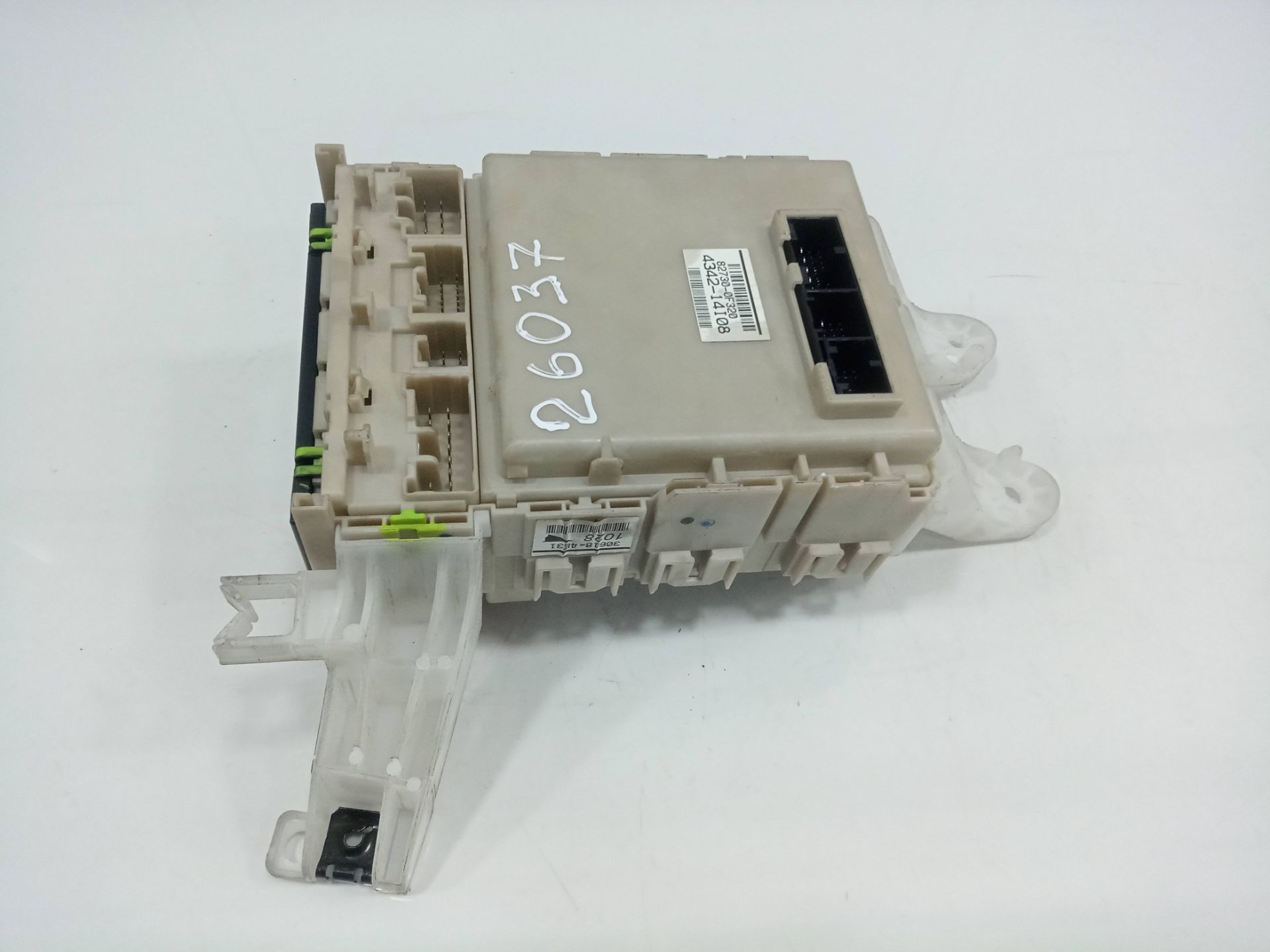 Caja reles / fusibles toyota verso (aur2zgr2) advance