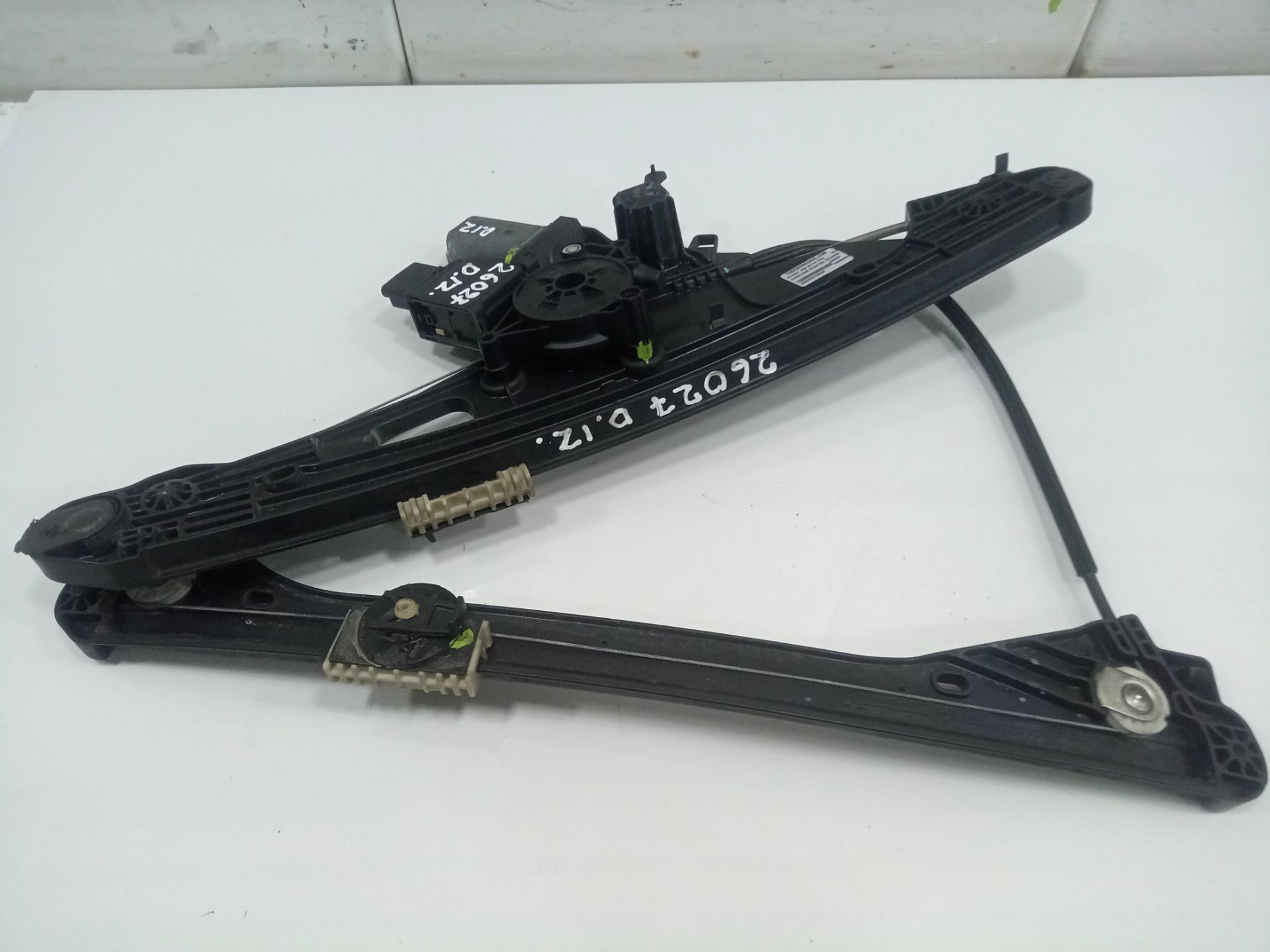 Elevalunas delantero izquierdo peugeot 3008 active pack